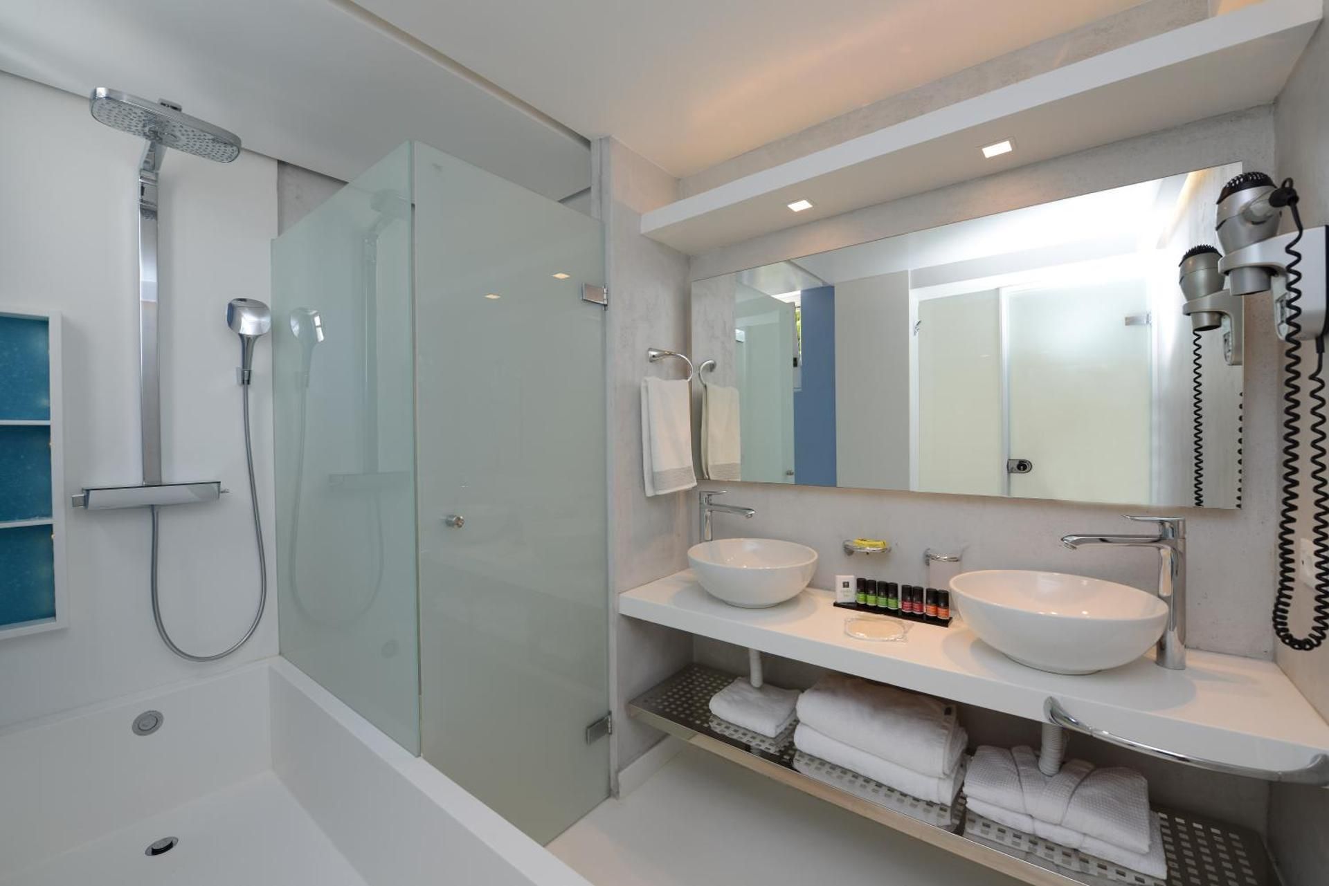 Semeli Suite