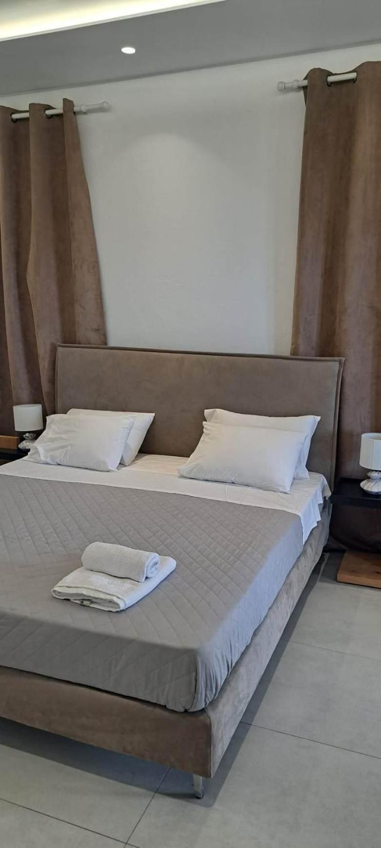 Queen Room with Spa Bath