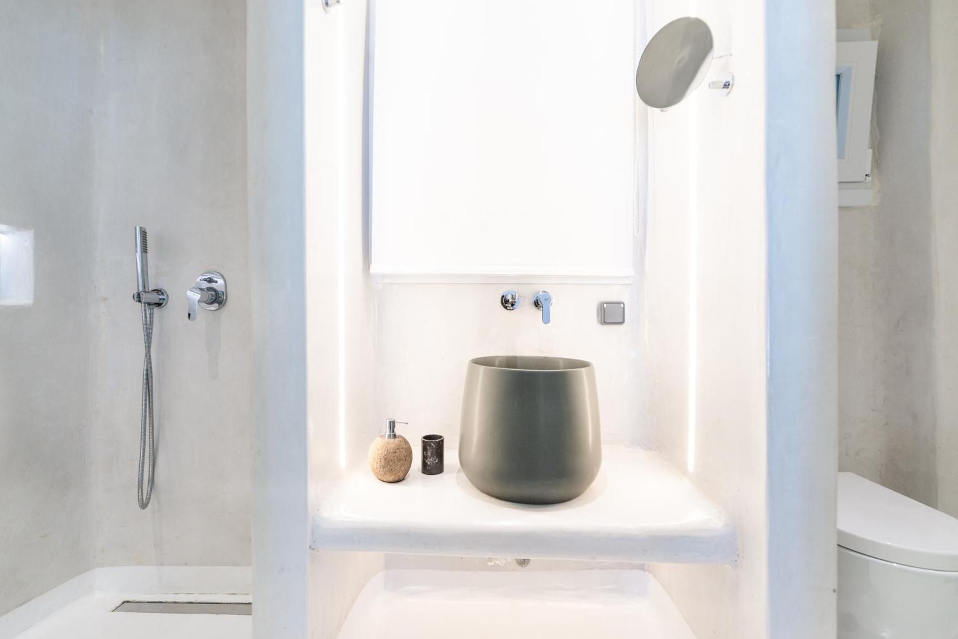 Anastasia's Visage II Stylish Accommodation Rooms City Center Mykonos Deluxe King Room 2