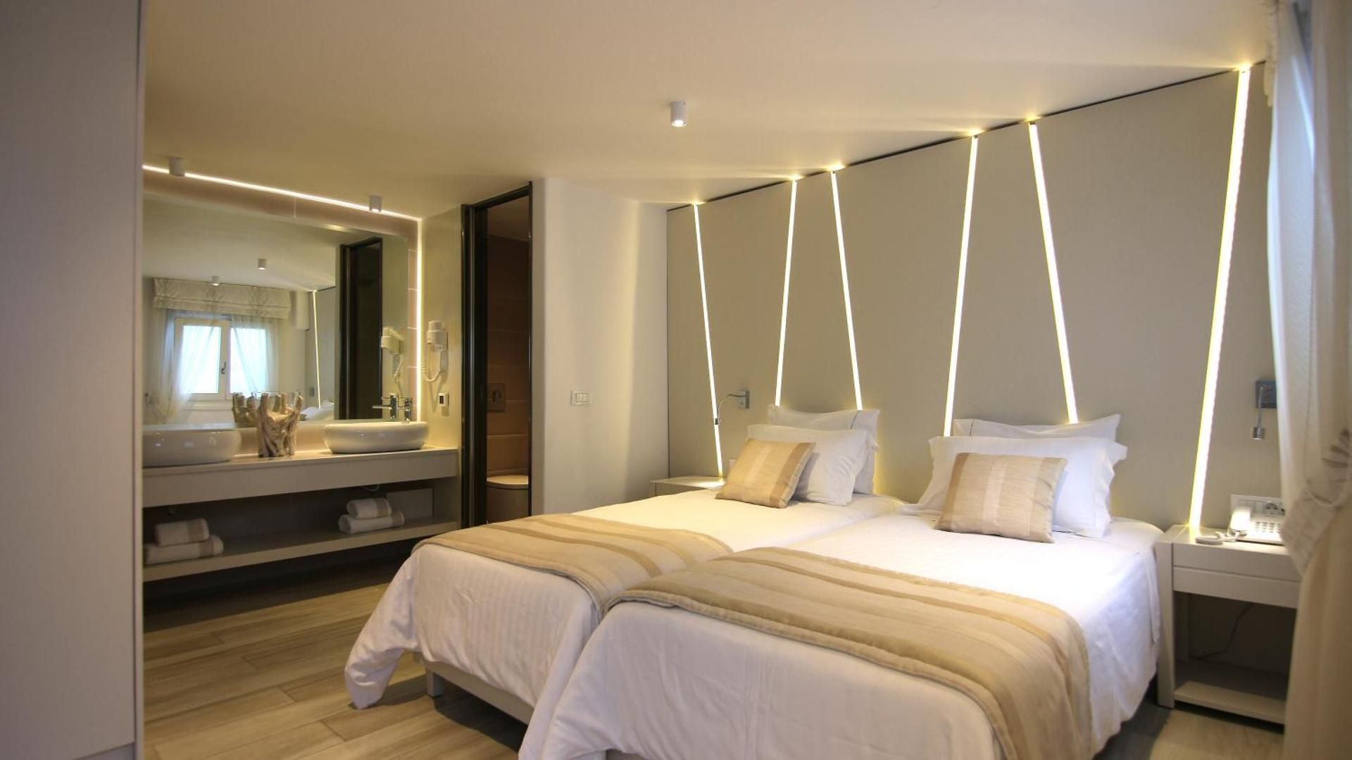 Cozy Small Double or Twin Room No-View