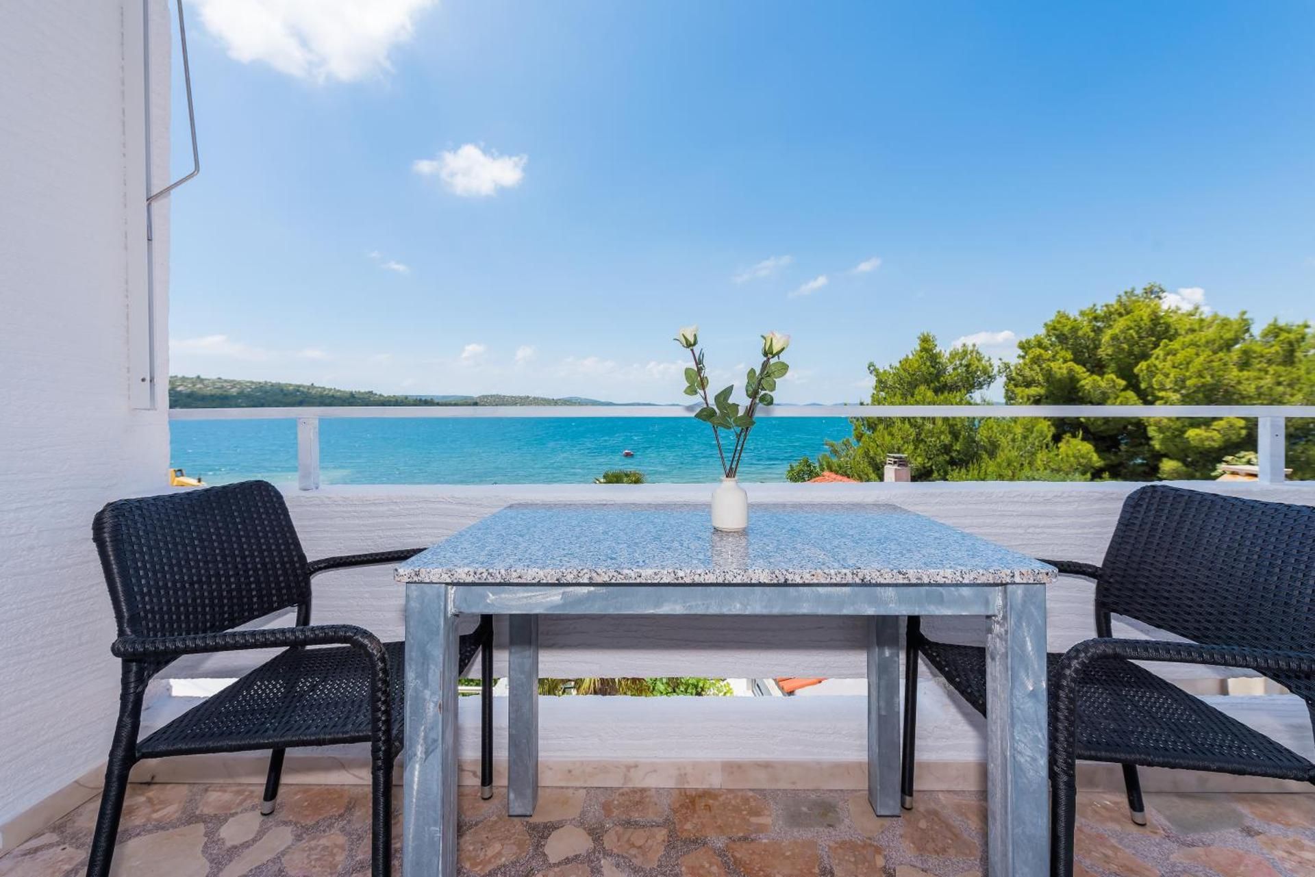 Deluxe Double Room with Balcony and Sea View