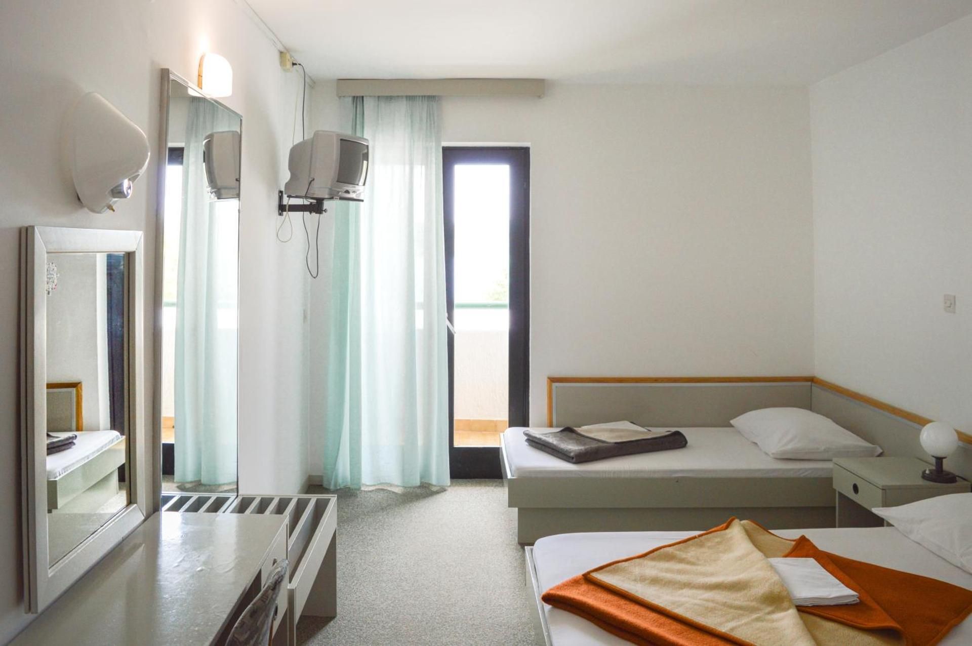 Triple Room with with Balcony and Sea View