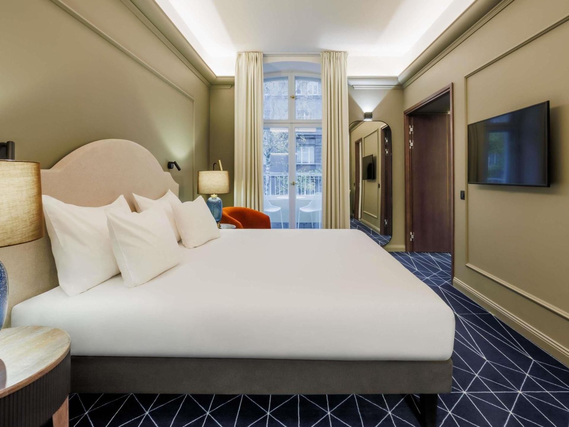Deluxe Suite with One Double Bed and Balcony