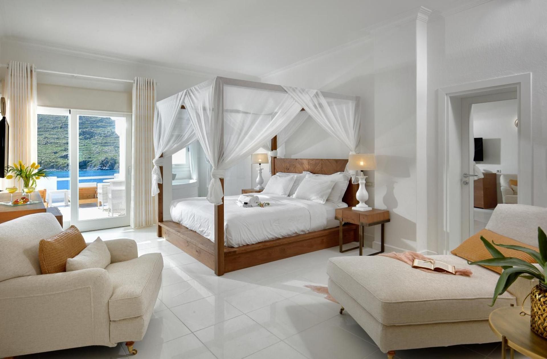 Dreamy Honeymoon Suite with Sea View Outdoor Jacuzzi