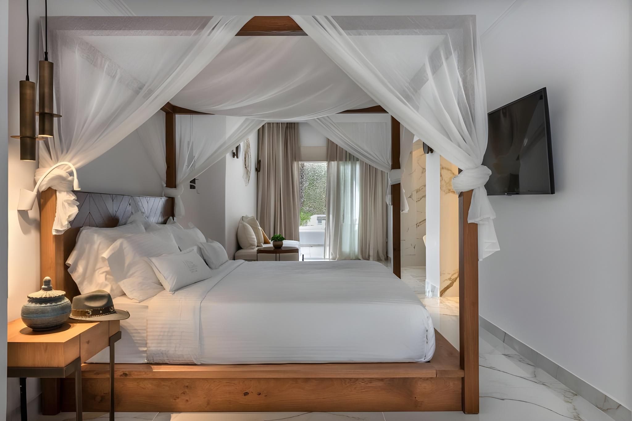 Honeymoon Sea View Suite with Jacuzzi