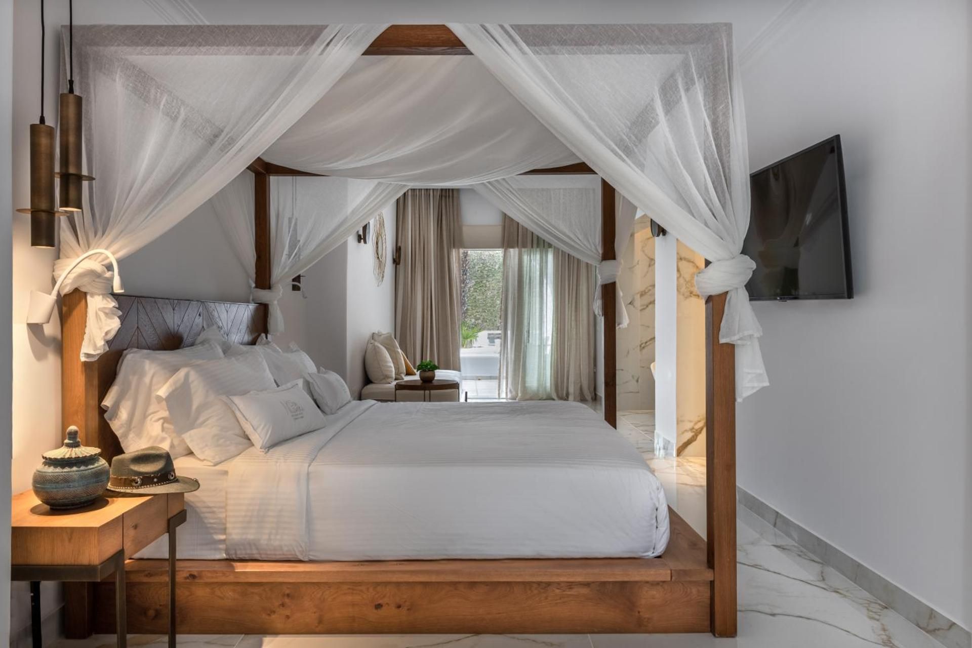 Dreamy Honeymoon Suite with Sea View Outdoor Jacuzzi