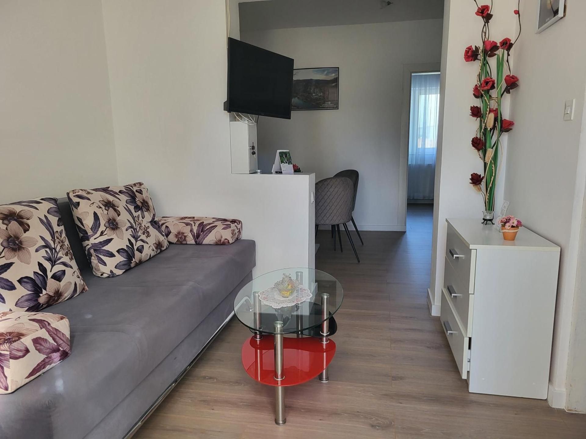 Apartment & Room TOMA One-Bedroom Apartment 3