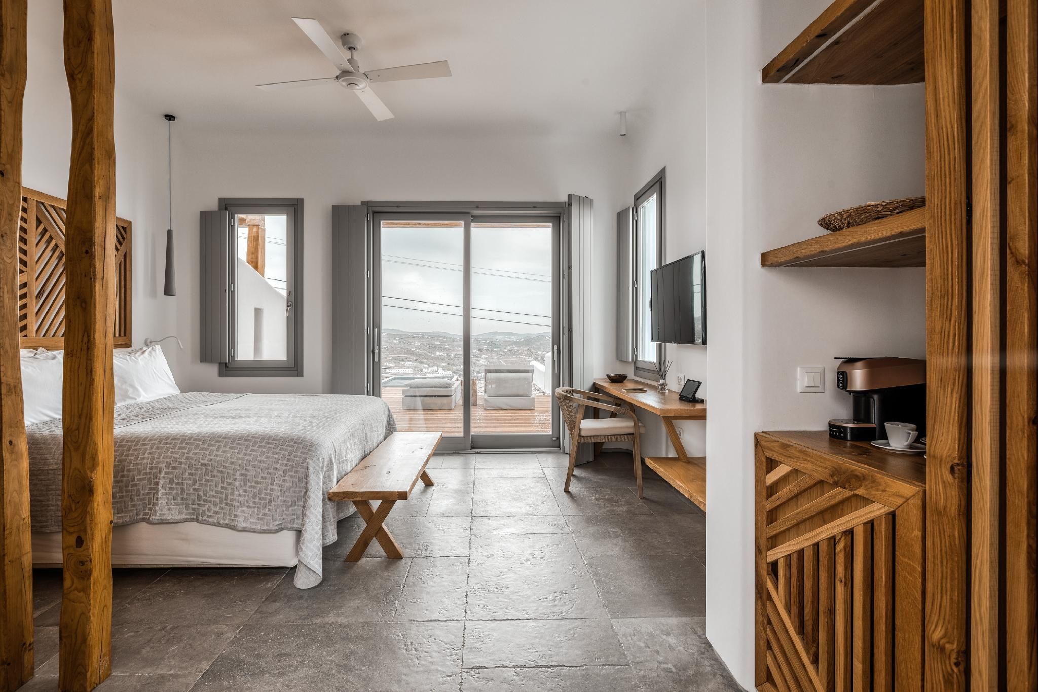 Deluxe Suite with Jacuzzi