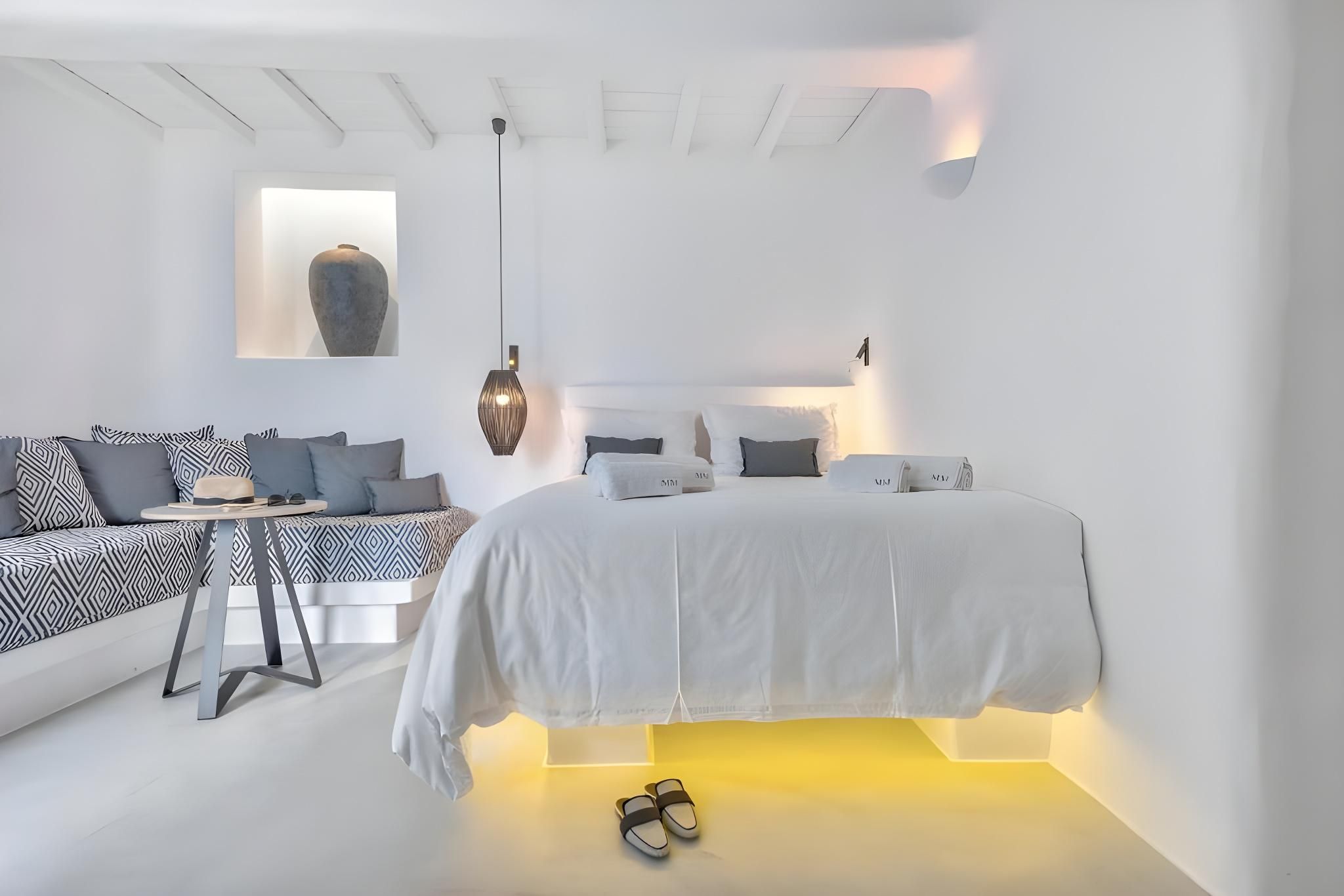 Cave Suite with Outdoor Hot Tub