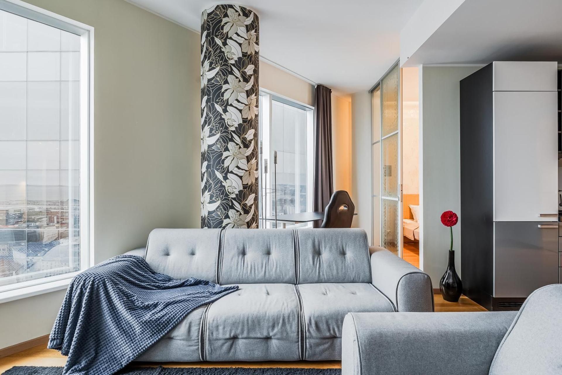 Deluxe One-Bedroom Apartment with Harbor View