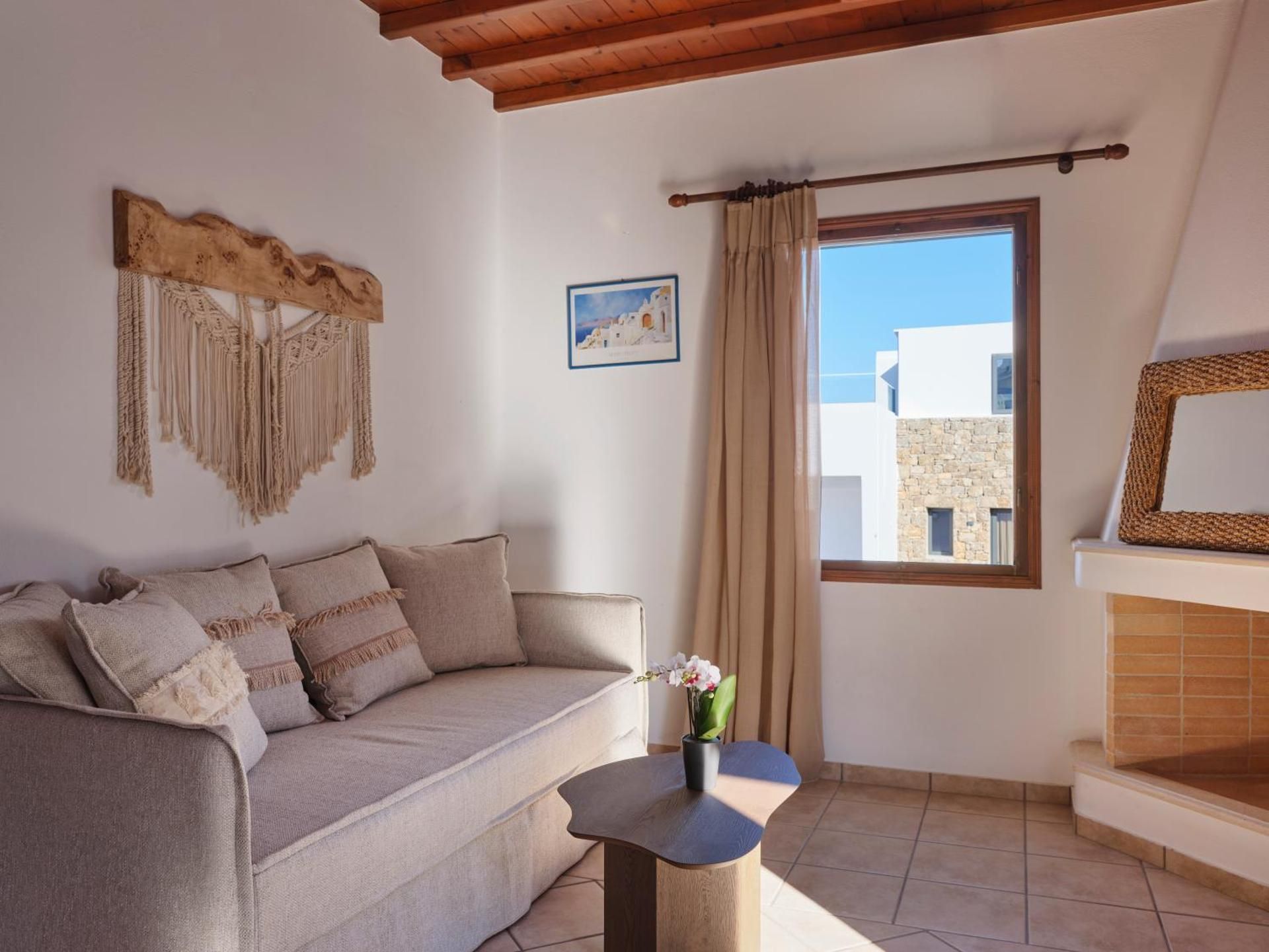 Exclusive Two-Bedroom Apartment with Pool View - Annex