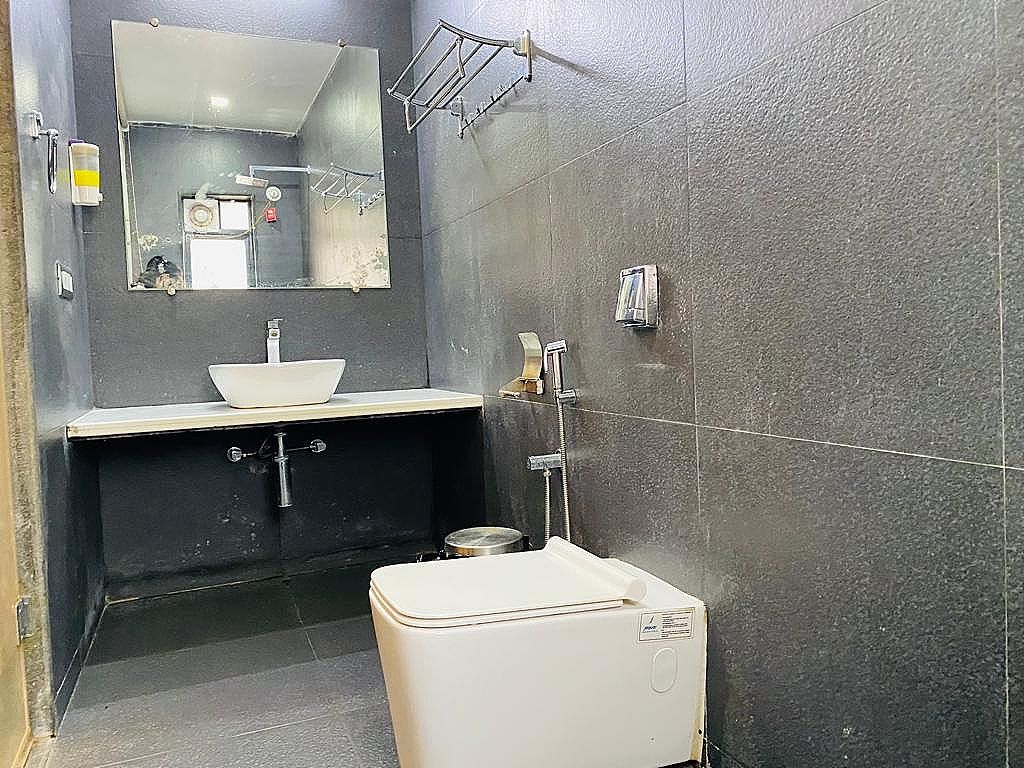 Ticlo Resorts Executive Room 7