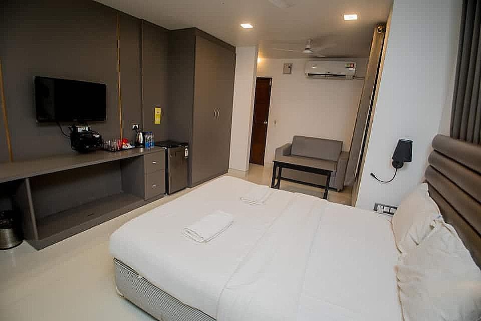 Ticlo Resorts Executive Room 11