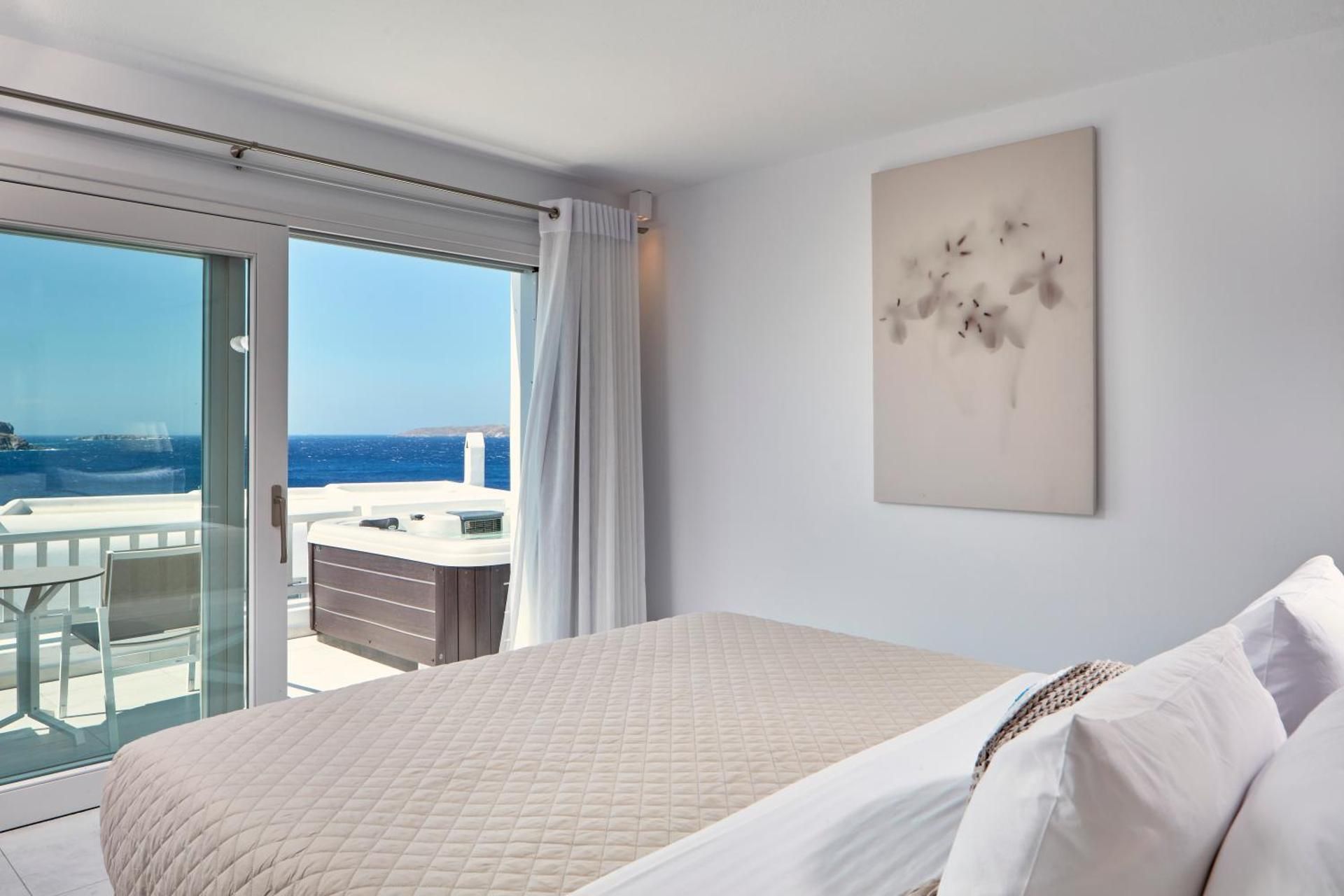 Superior Suite Sea View with Outdoor Hot Tub