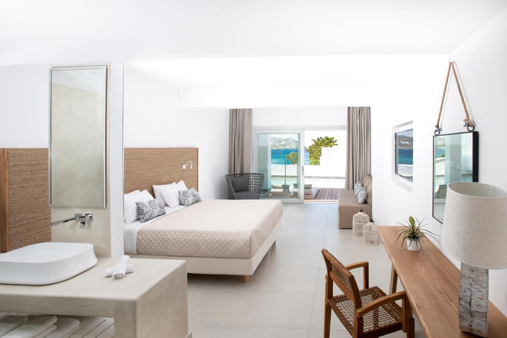 Deluxe Suite with Sea View & Shared Pool