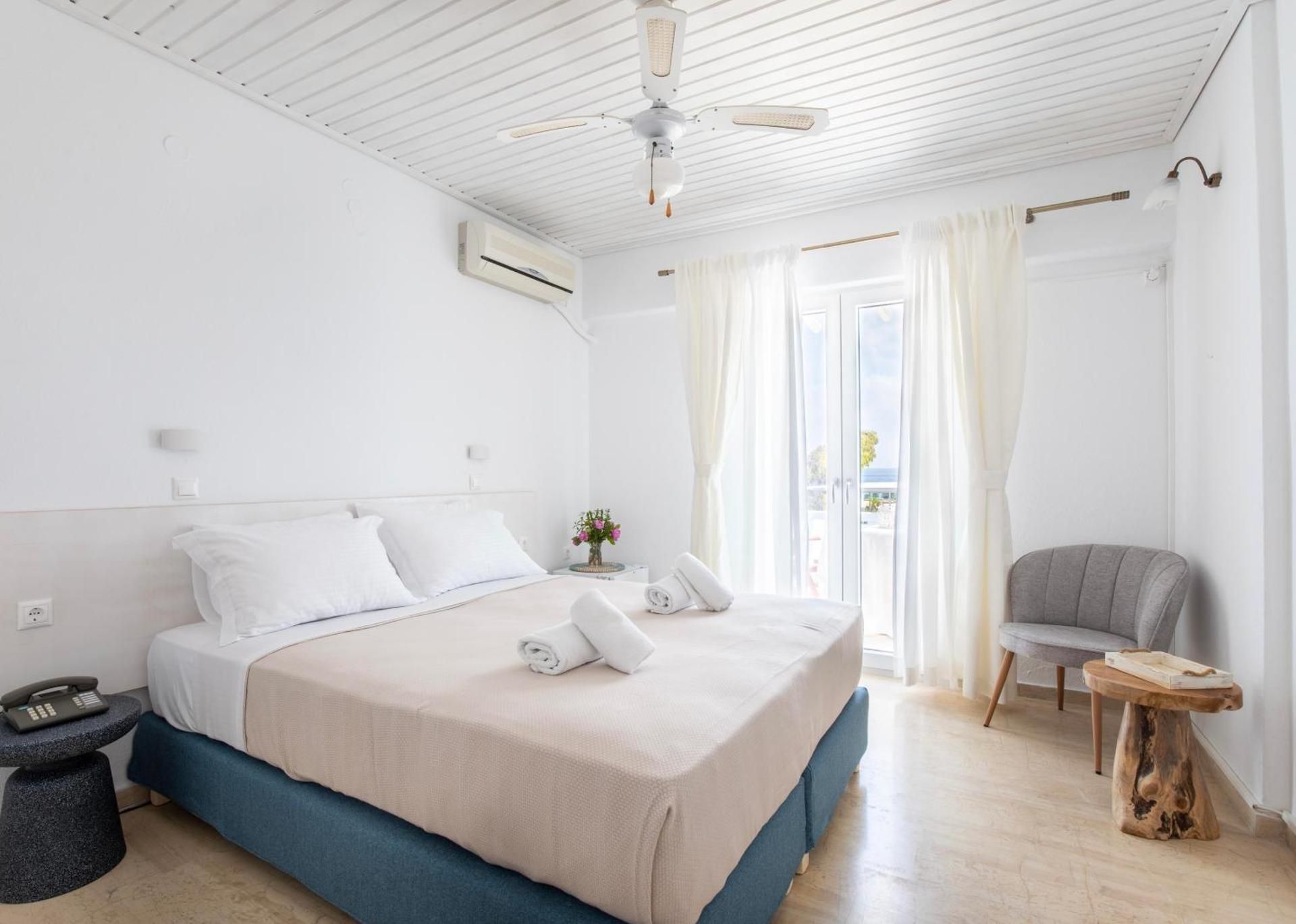 Double or Twin Room with Partial Sea View