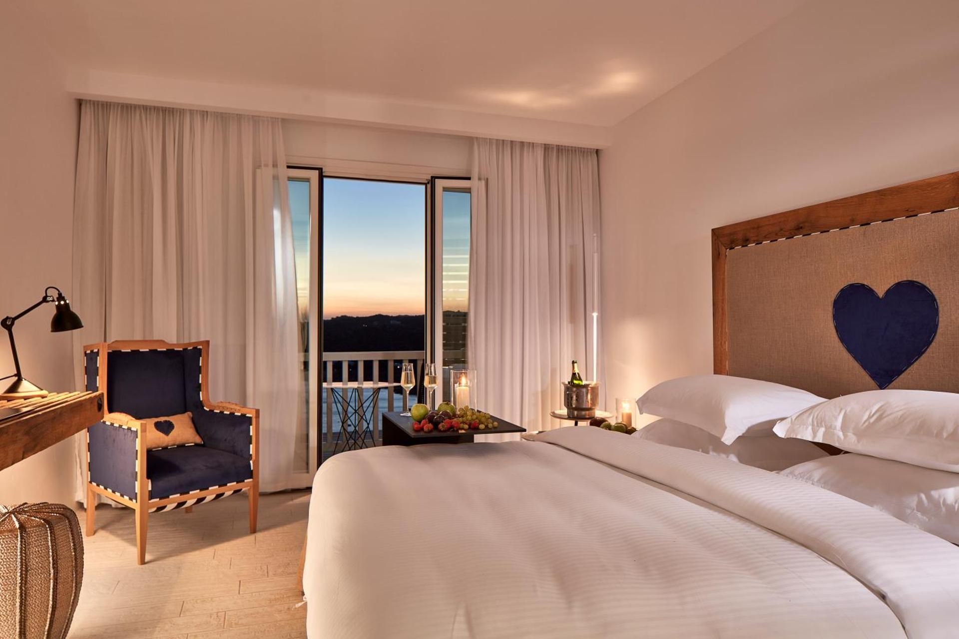 Superior Room with Sea View and Outdoor Jacuzzi
