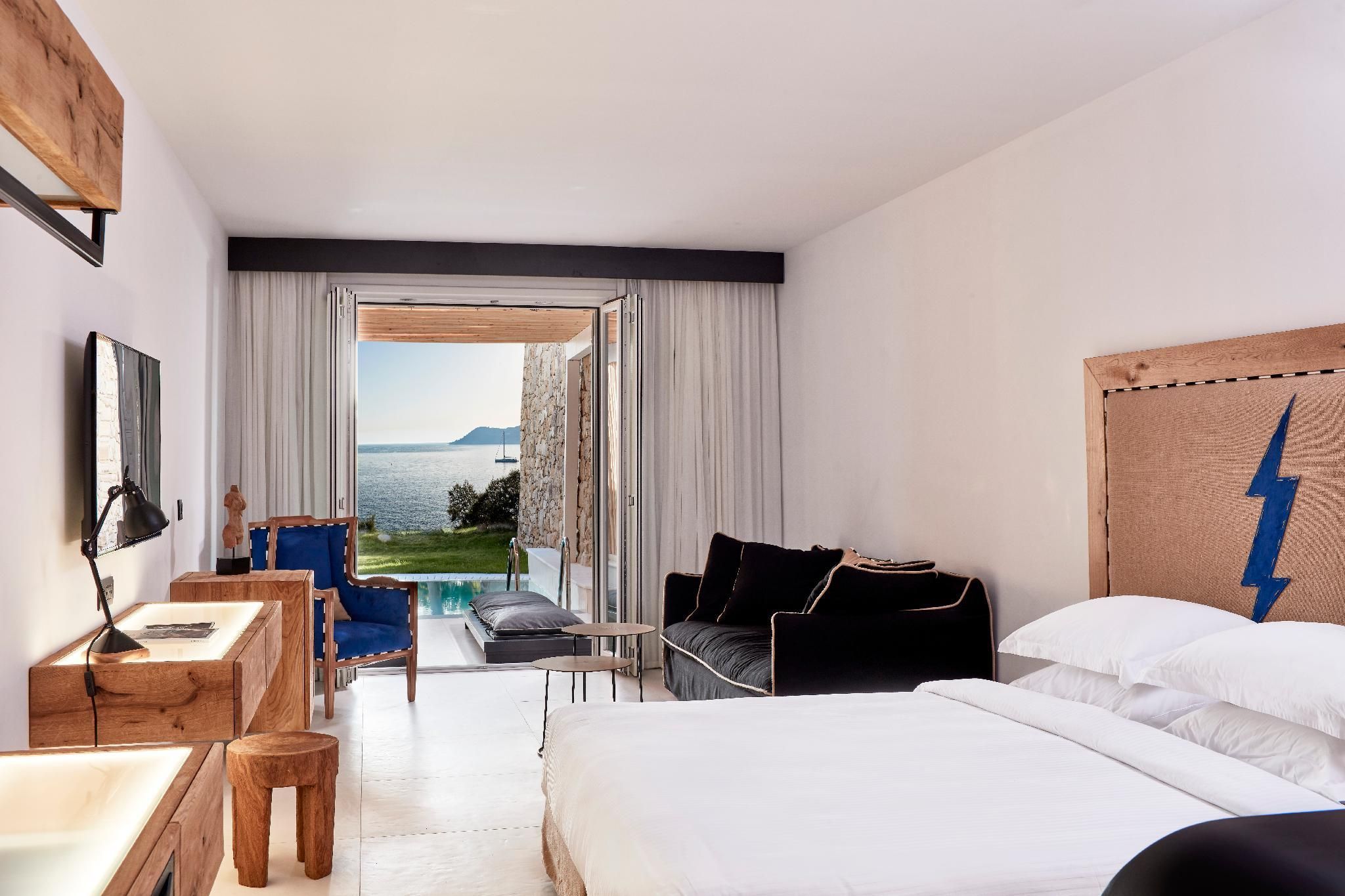 Executive Suite with Sea View and Private Pool