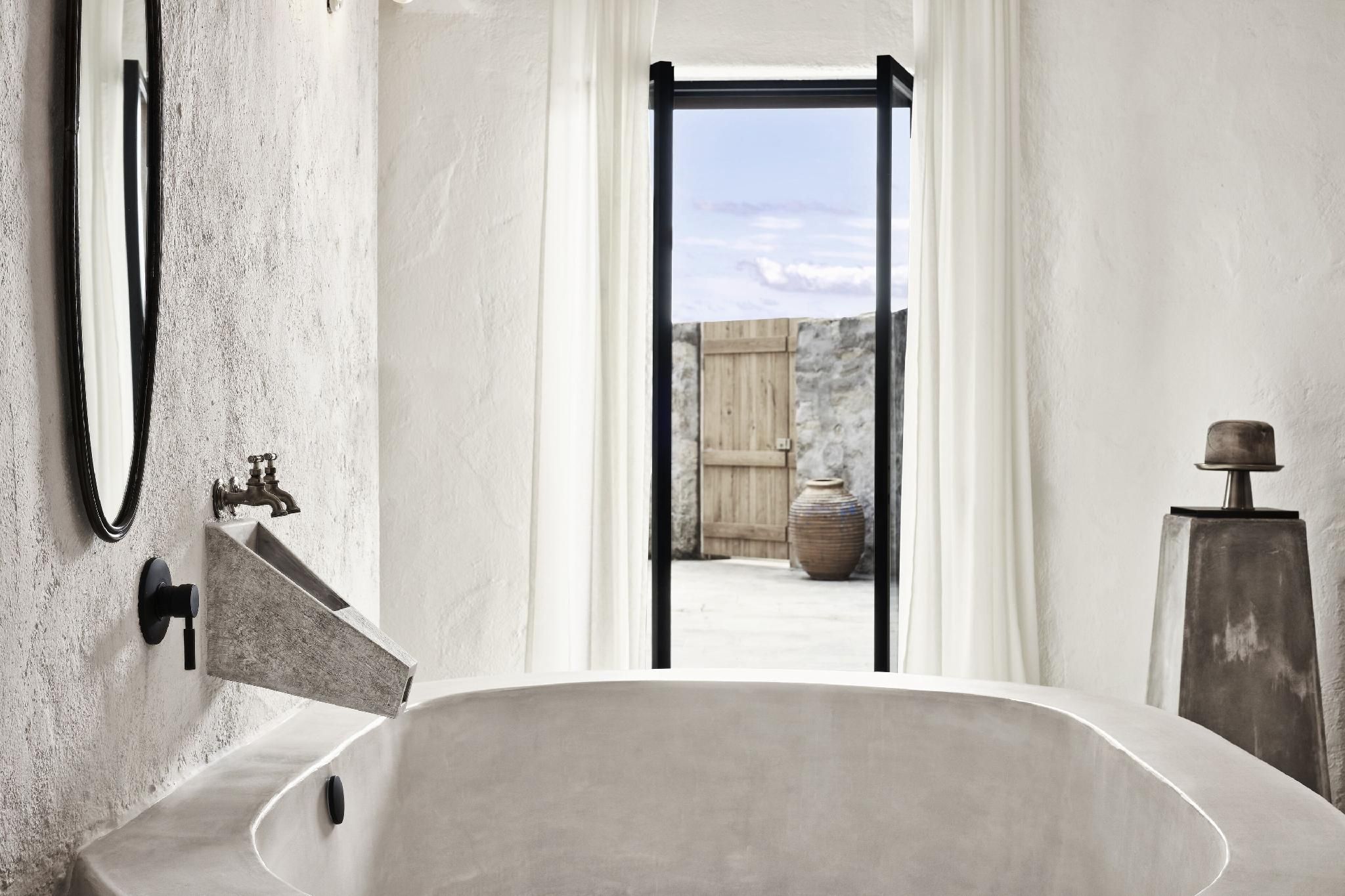 Nomad Suite with Private Pool & Yard