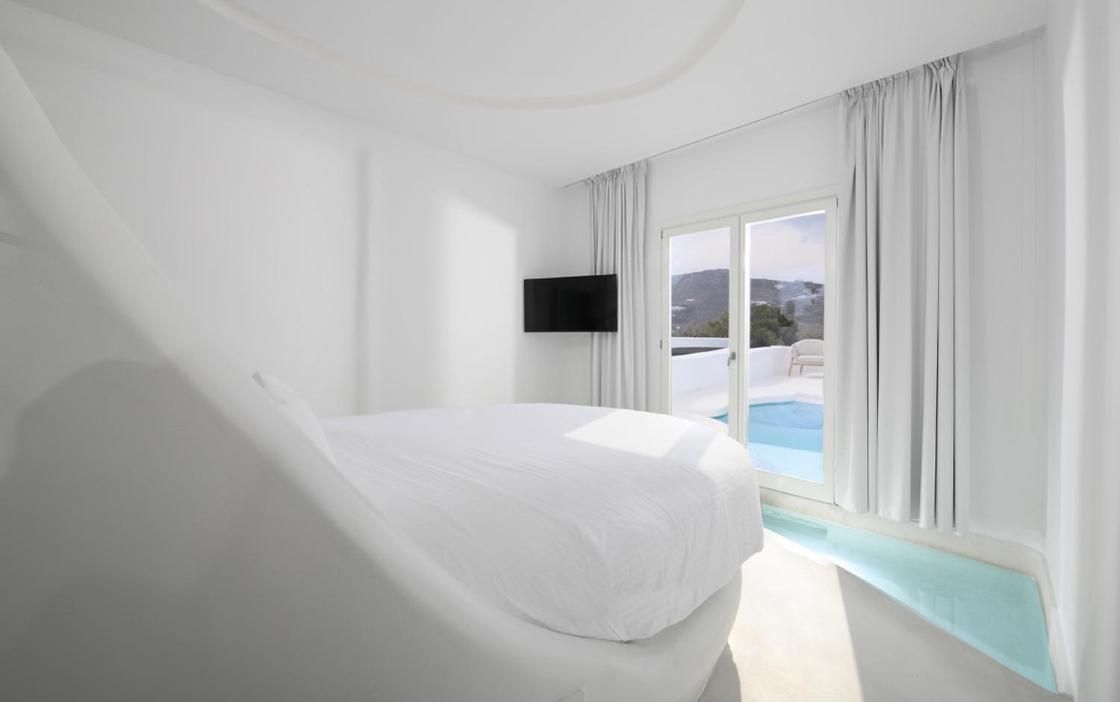 Topaz Riviera Water Suite with Private Pool
