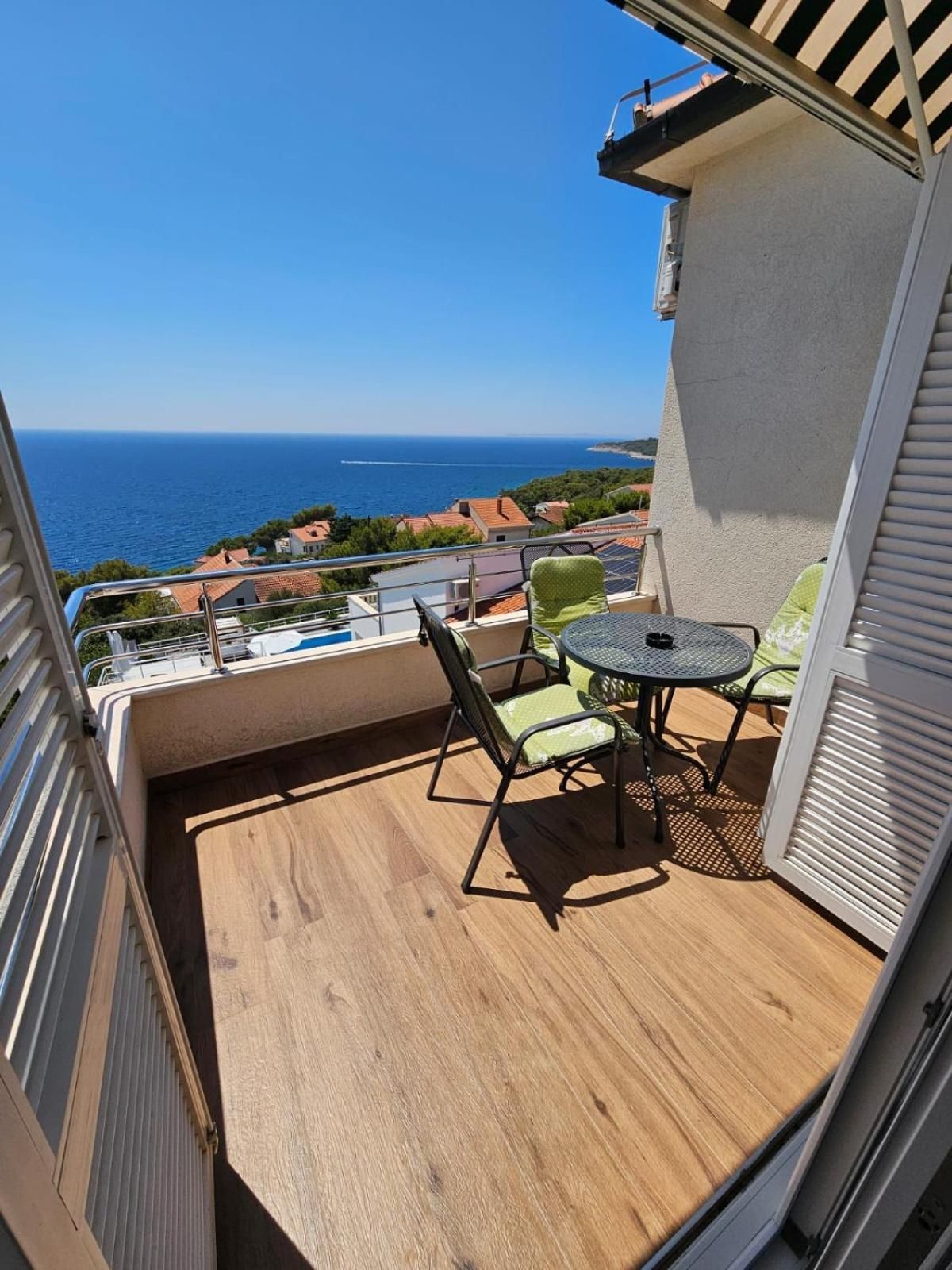 One-Bedroom Apartment with Terrace and Sea View