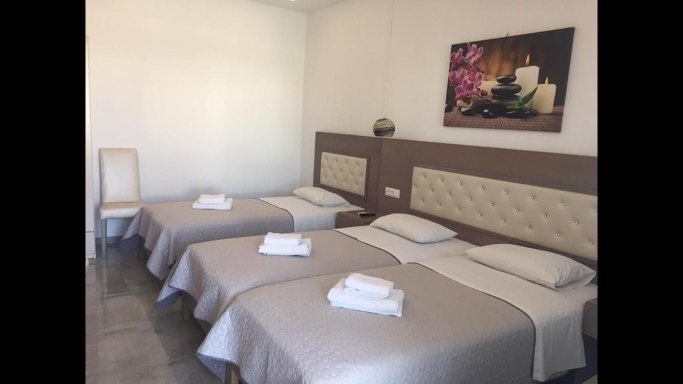 Triple Room with Pool View