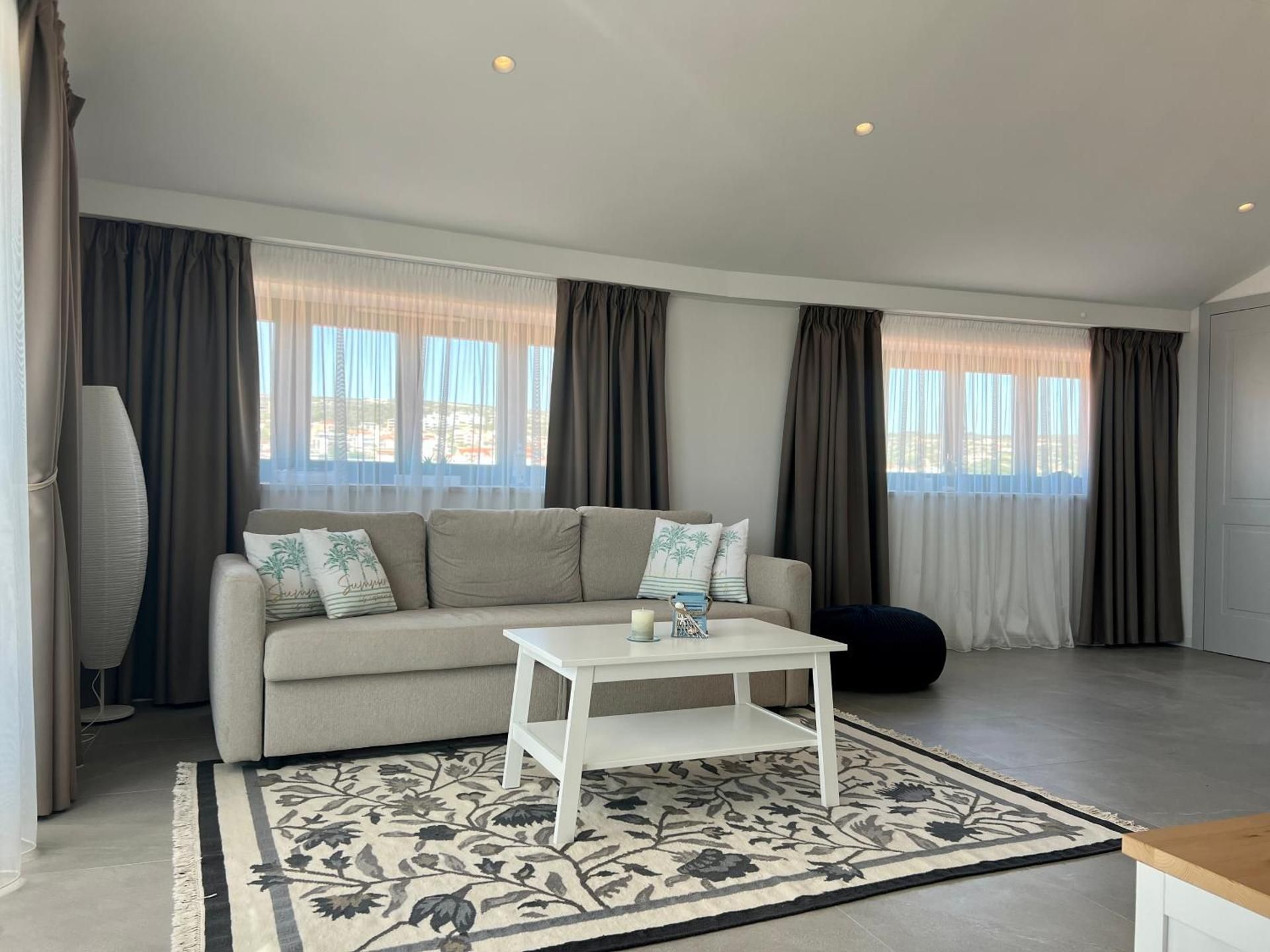 Apartment with Sea View