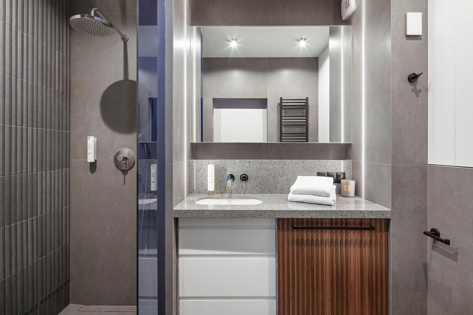 Six-person apartments with a small garden