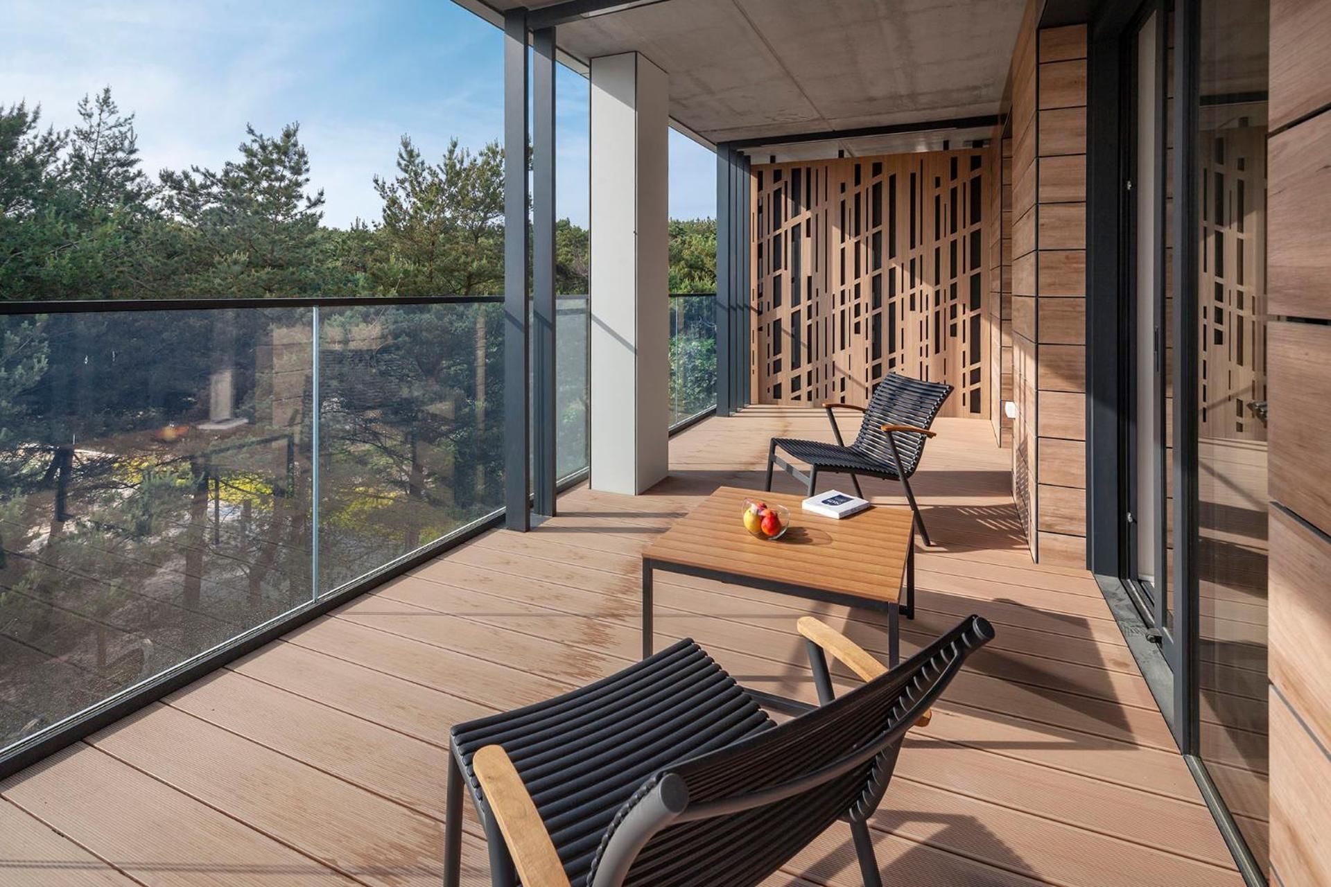 Sunny six-person apartments