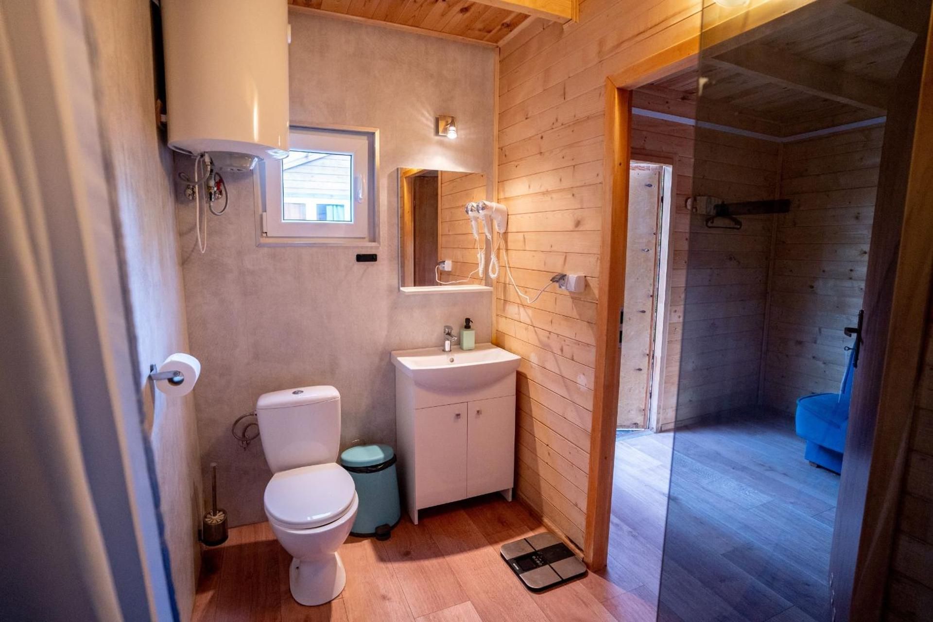 Standard Chalet (8+2)