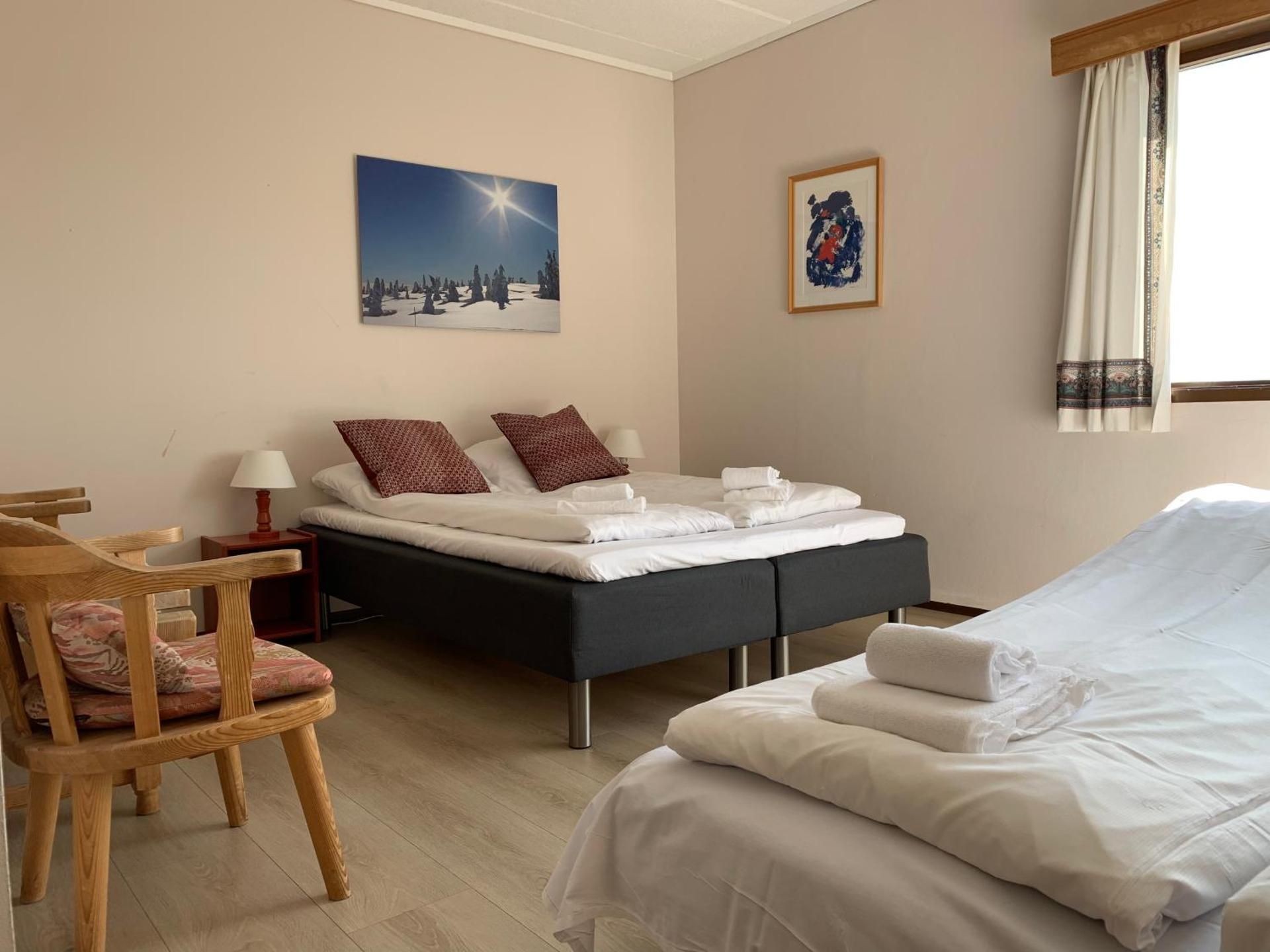 Family Room (2 Adults + 1 Child)