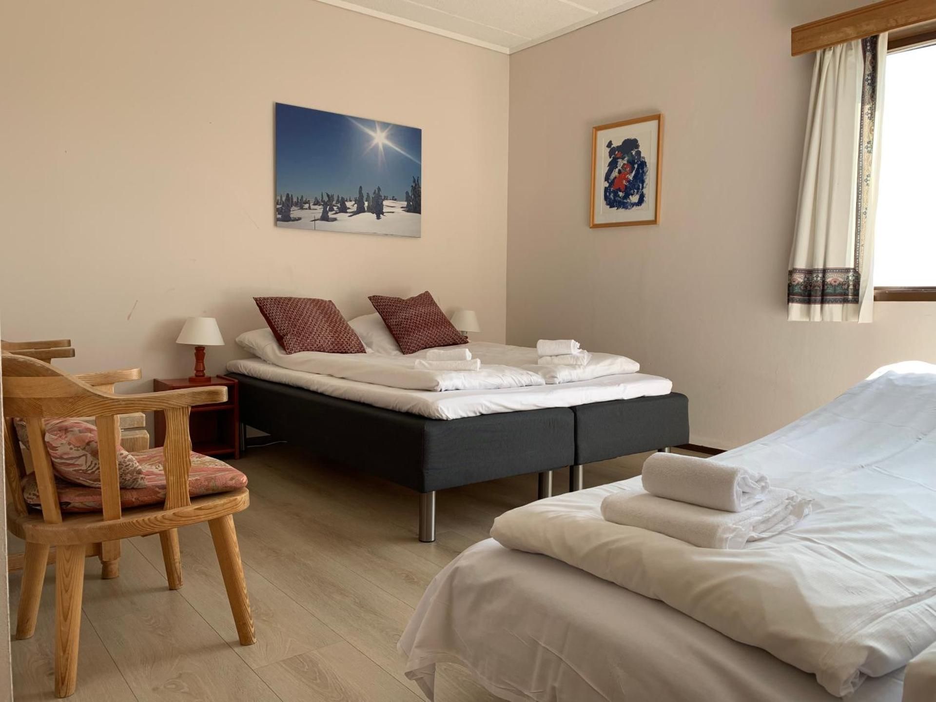 Family Room (2 Adults + 2 Children)