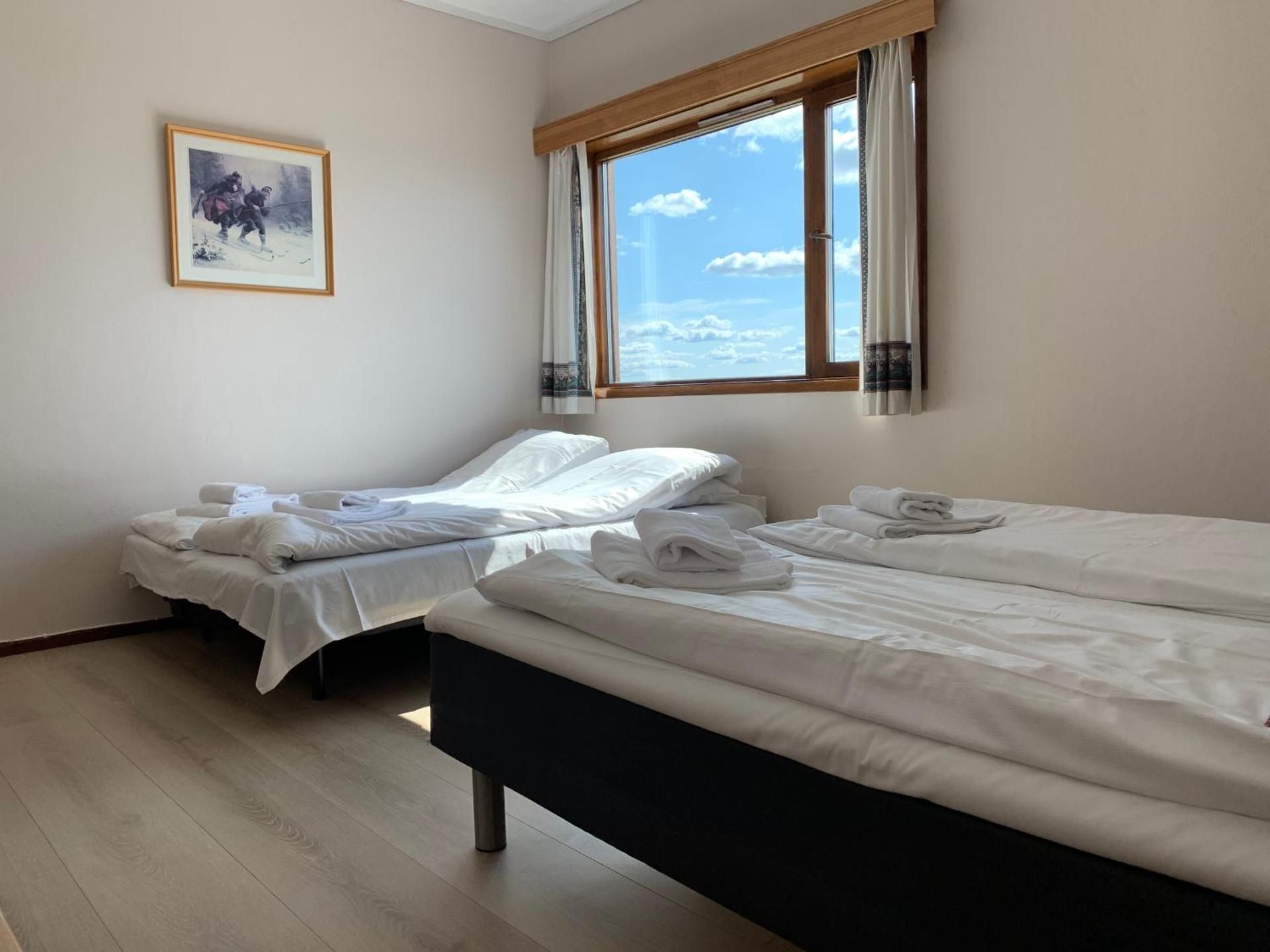 Family Room (2 Adults + 2 Children)