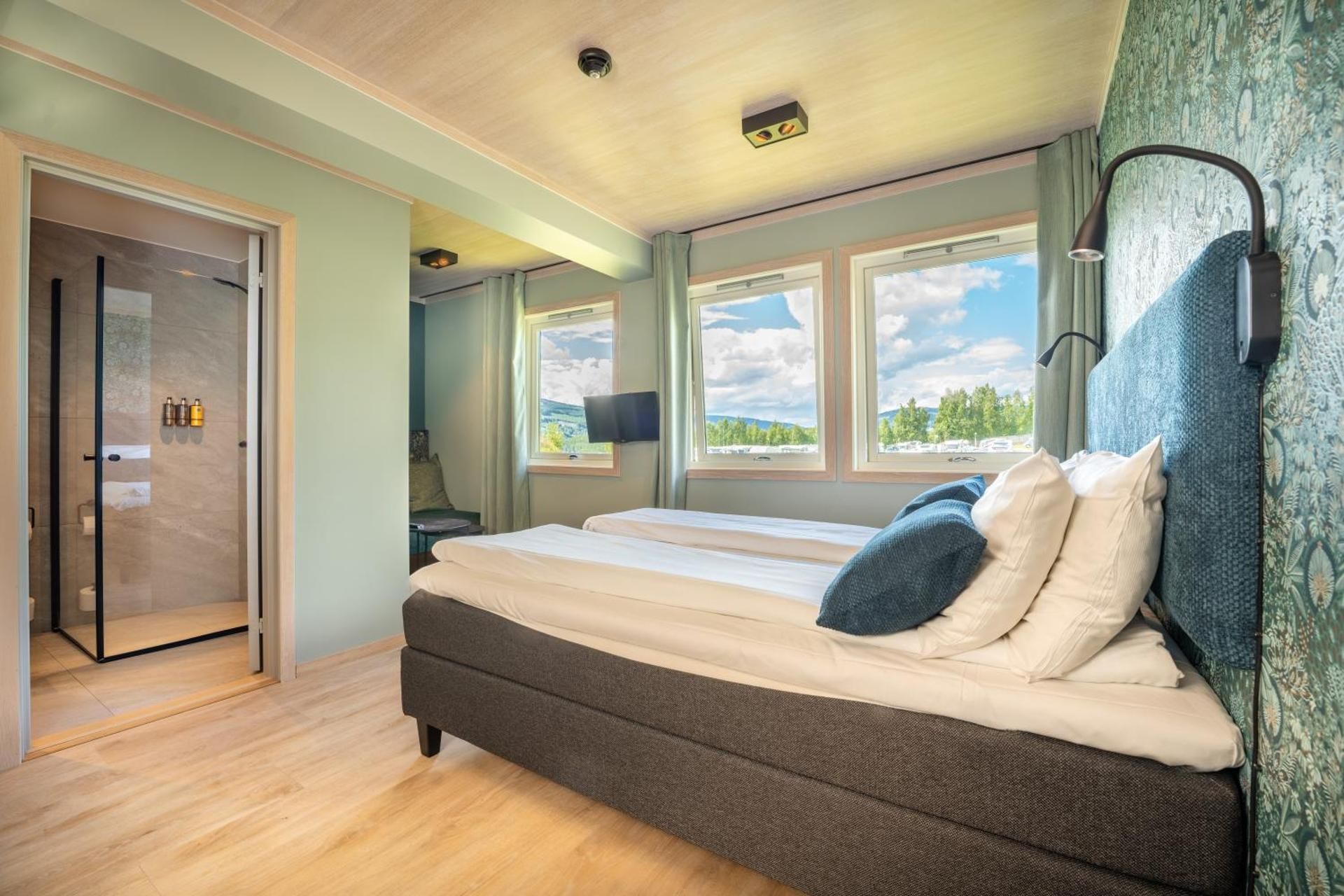 Family Room Deluxe two bedrooms 4 beds