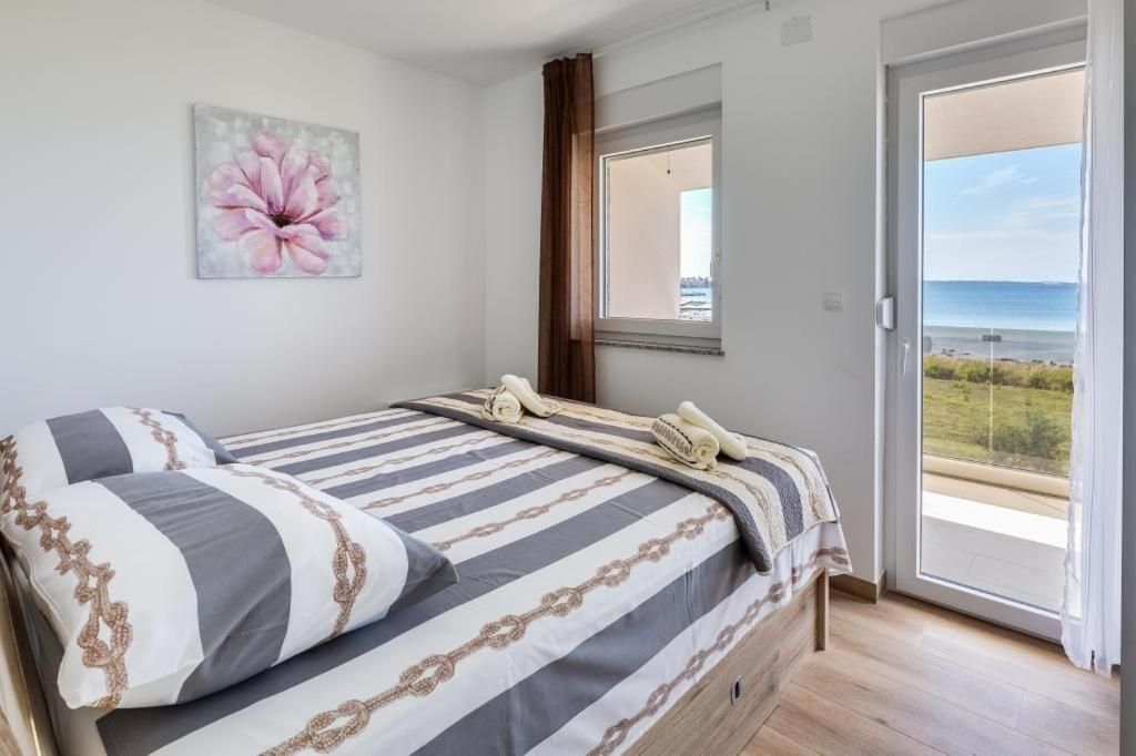 Villa - Beach Front