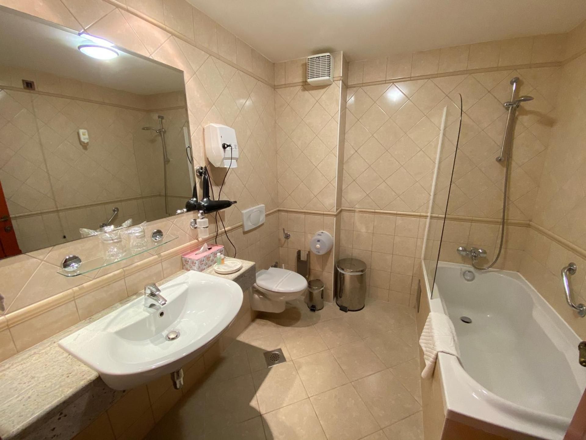 Double or Twin Room - without Balcony