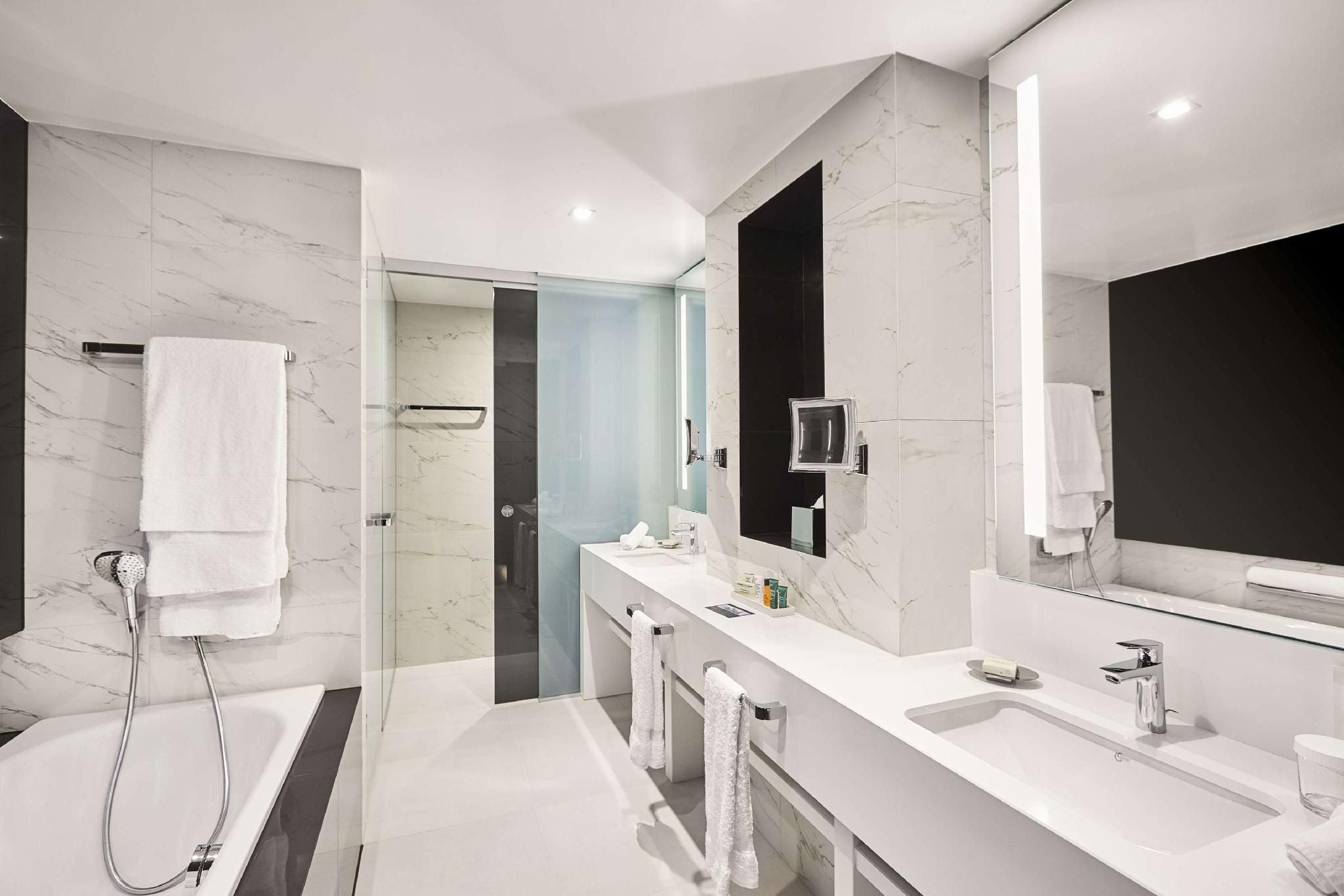 Conrad Suite