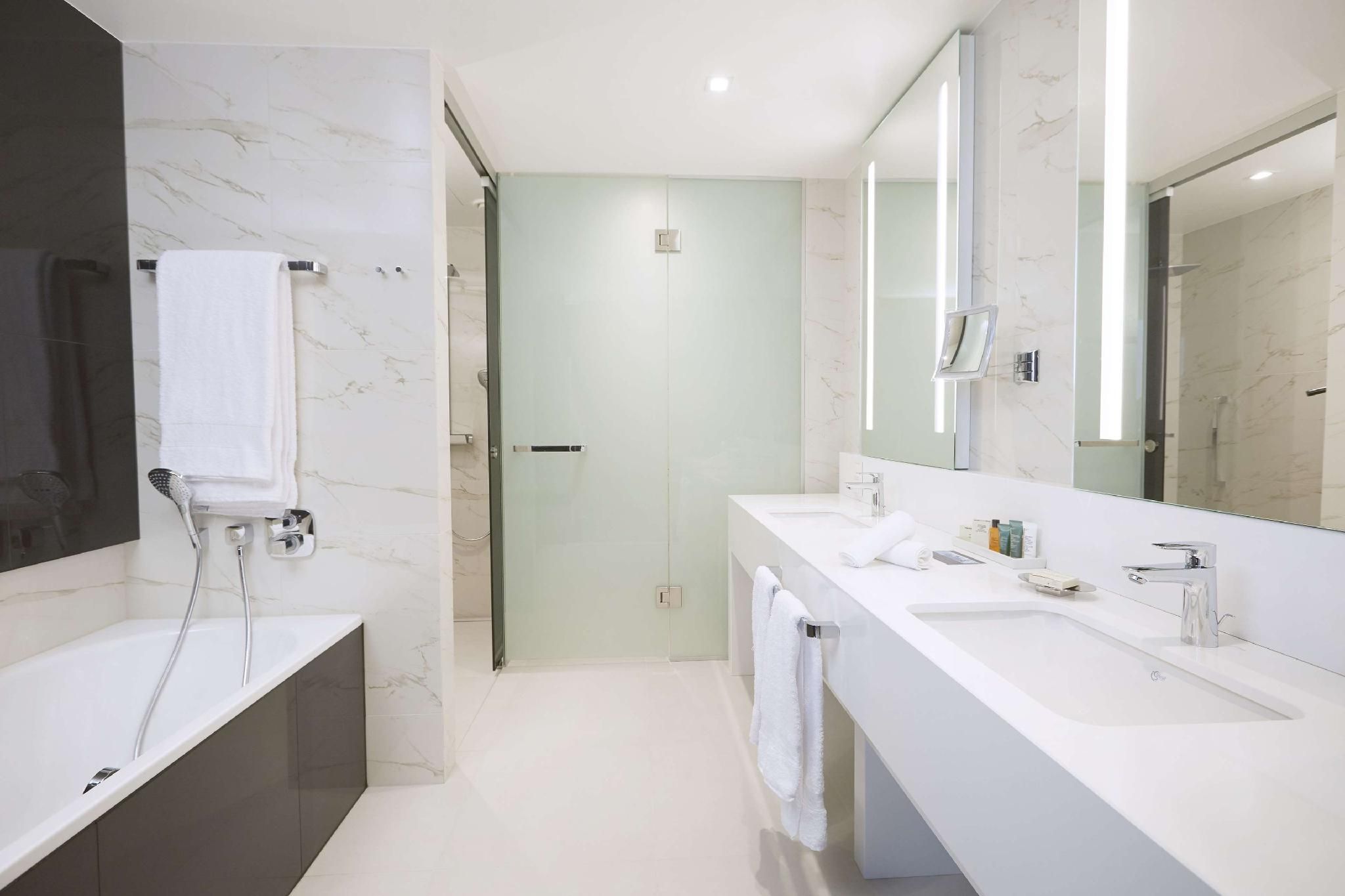 King Deluxe One Bedroom Suite