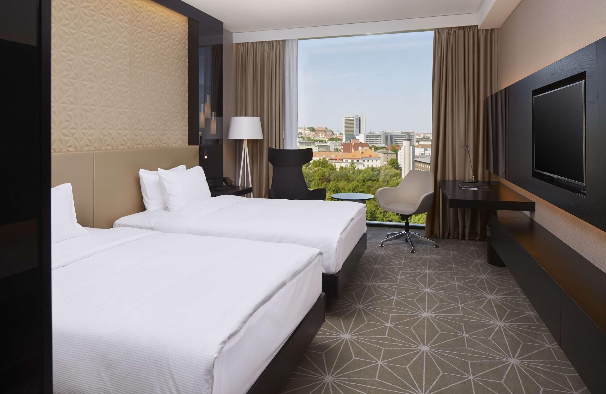 Twin Executive Room with View