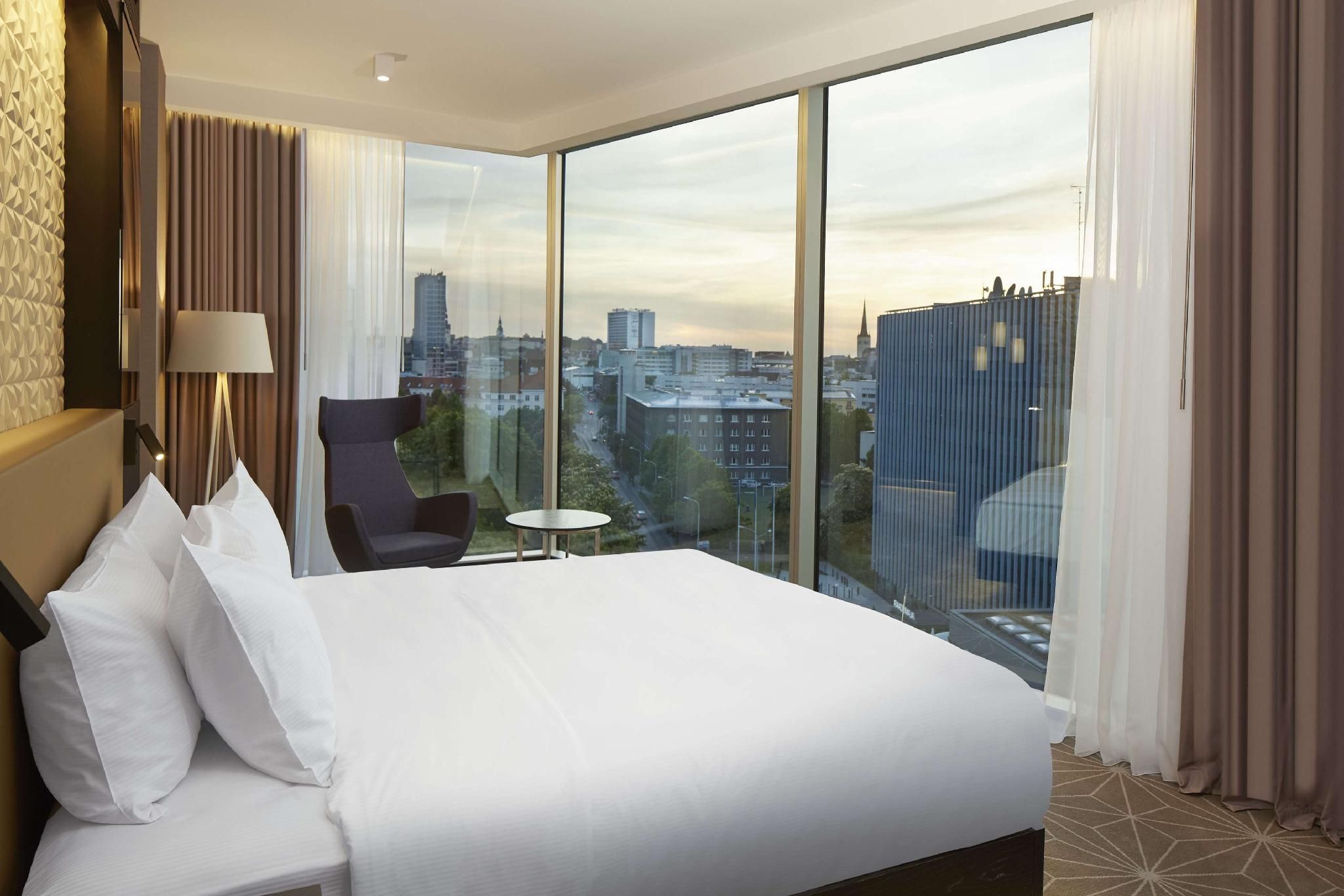 KING ONE BEDROOM SUITE