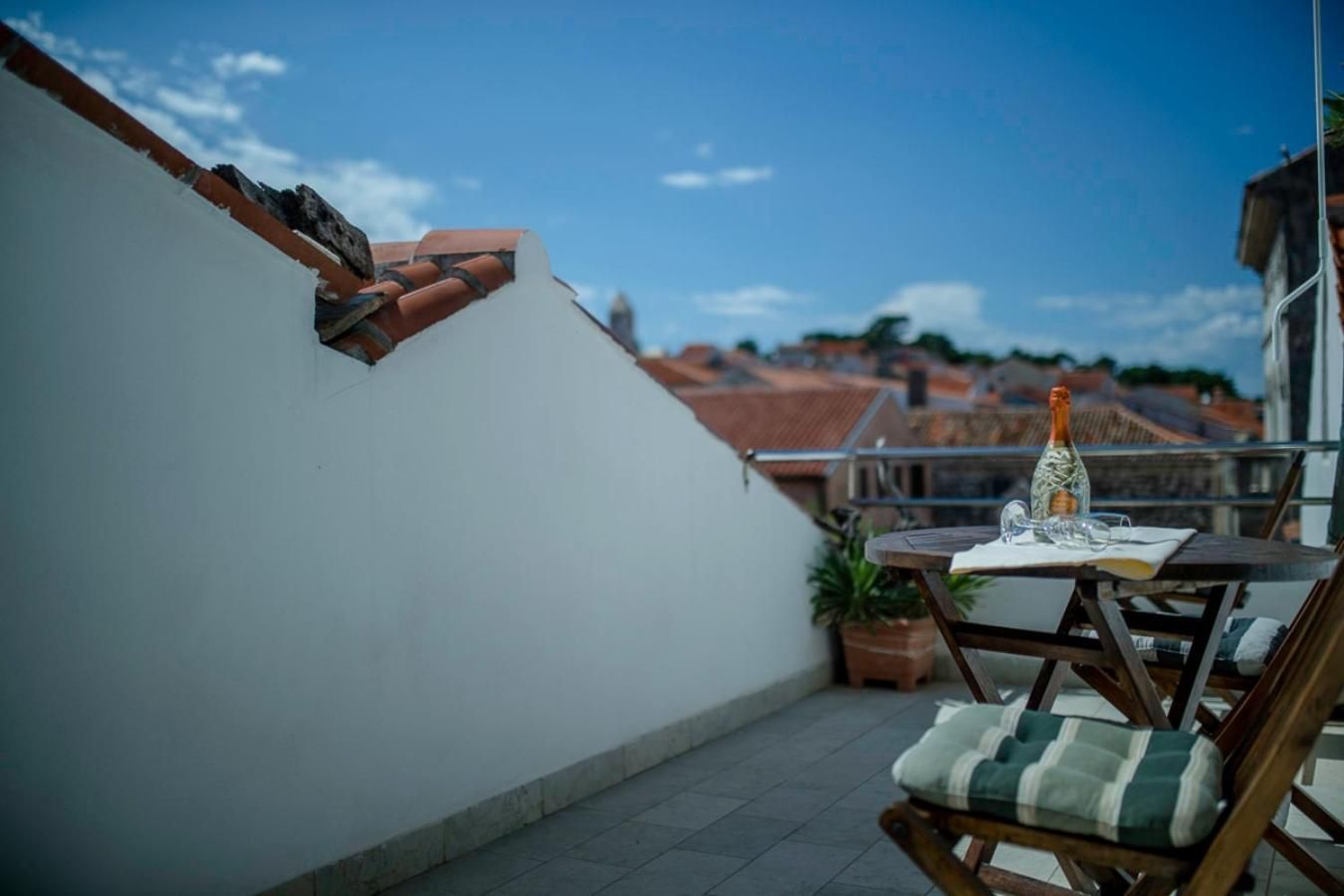 Apartment with Balcony