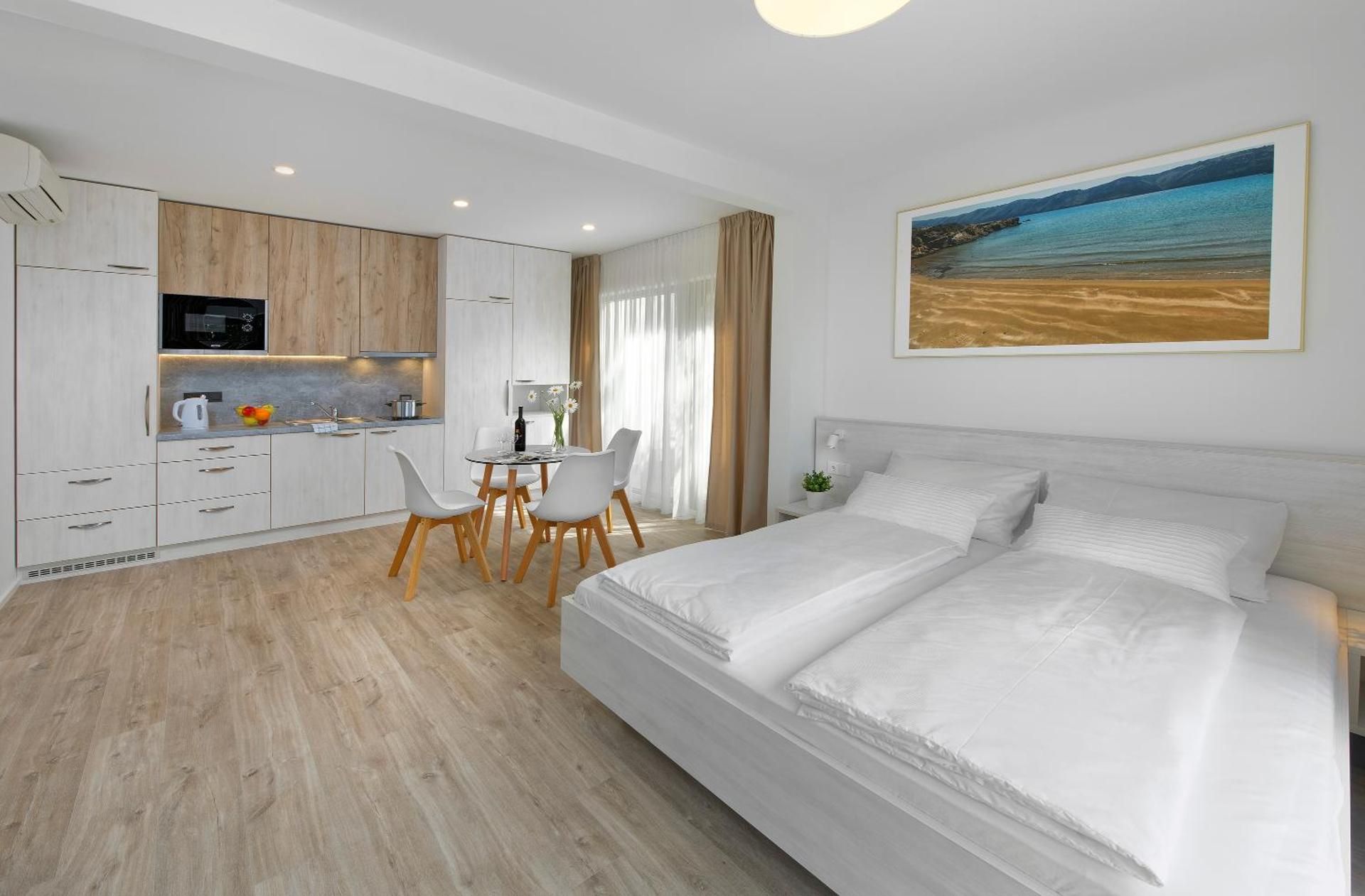Apartment with Garden View