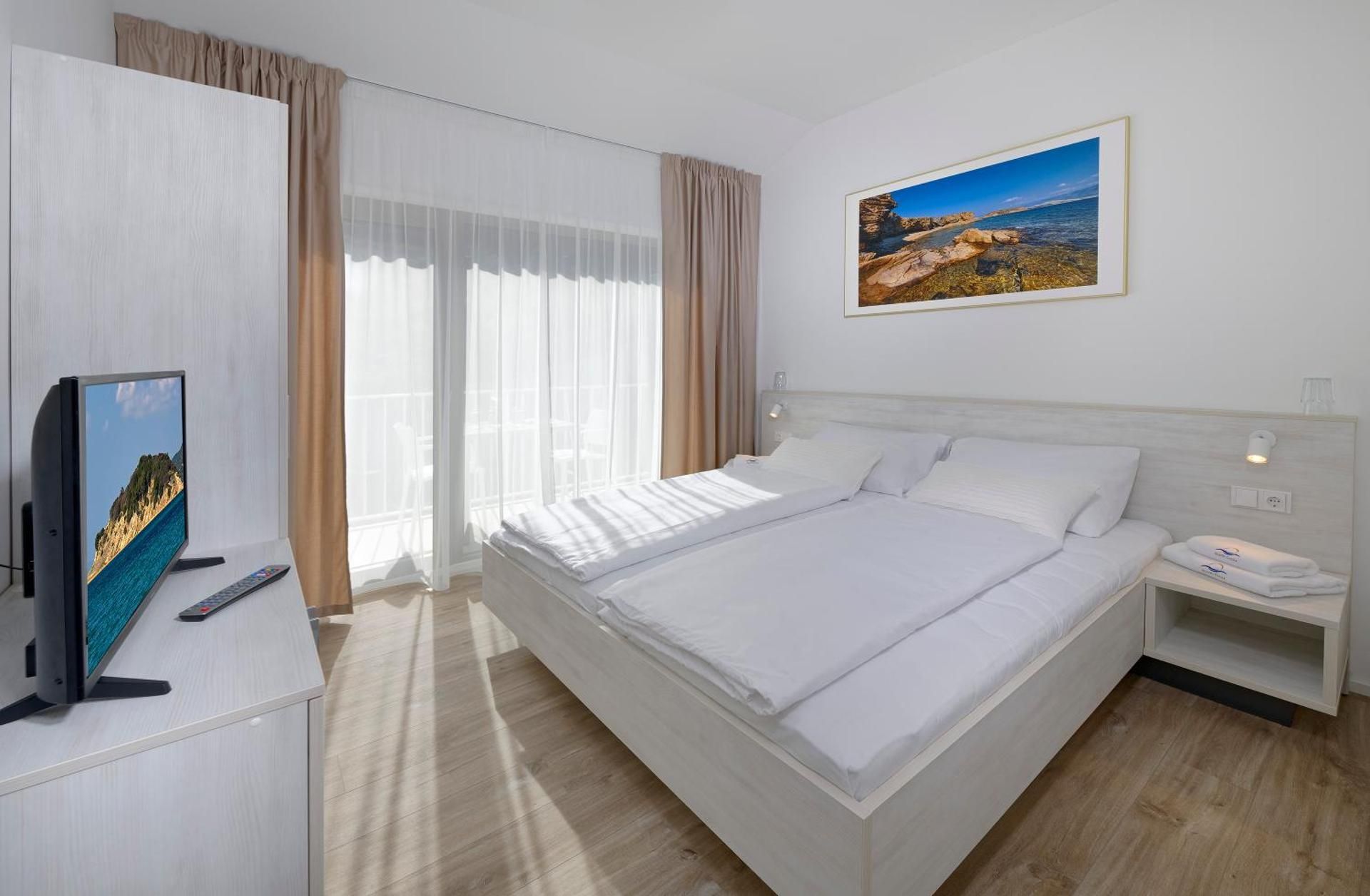 Double Room with Balcony and Garden View