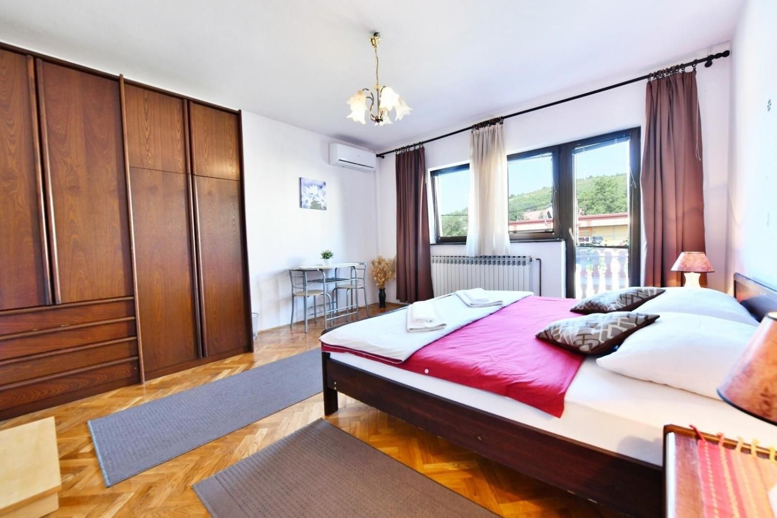 One-Bedroom Apartment with Balcony