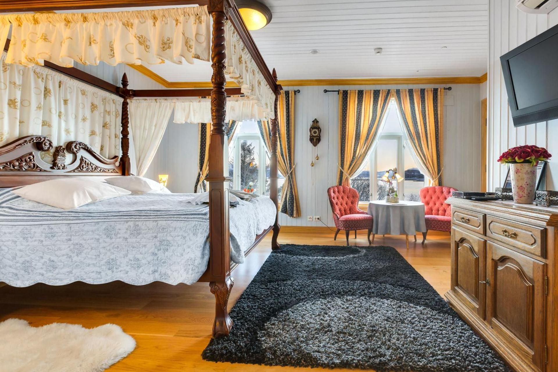 Junior King Suite with Sea View
