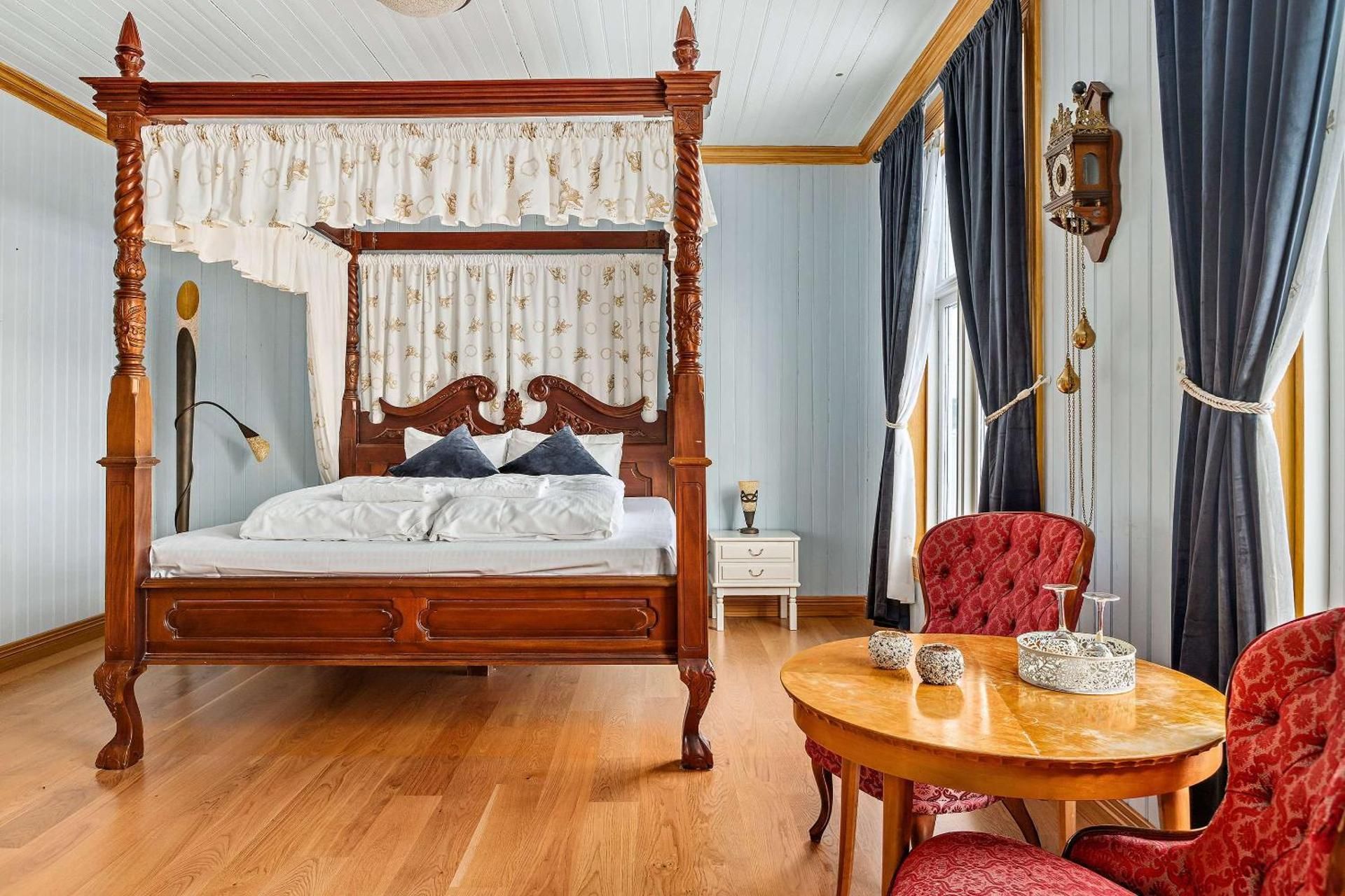 Junior King Suite with Sea View