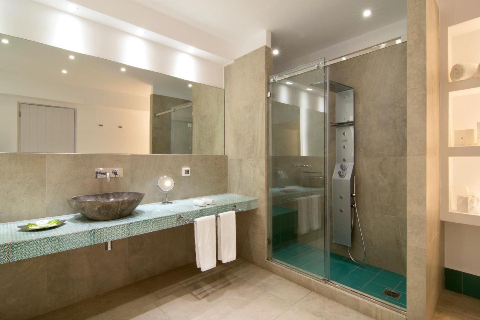 Premium Suite with Private Hot Tub & Caldera View