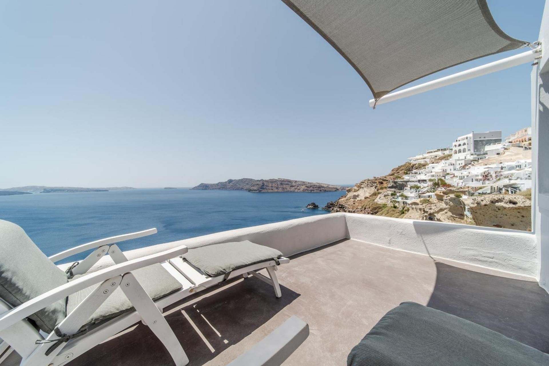 Nostos Apartments Standard Suite with Caldera View 2