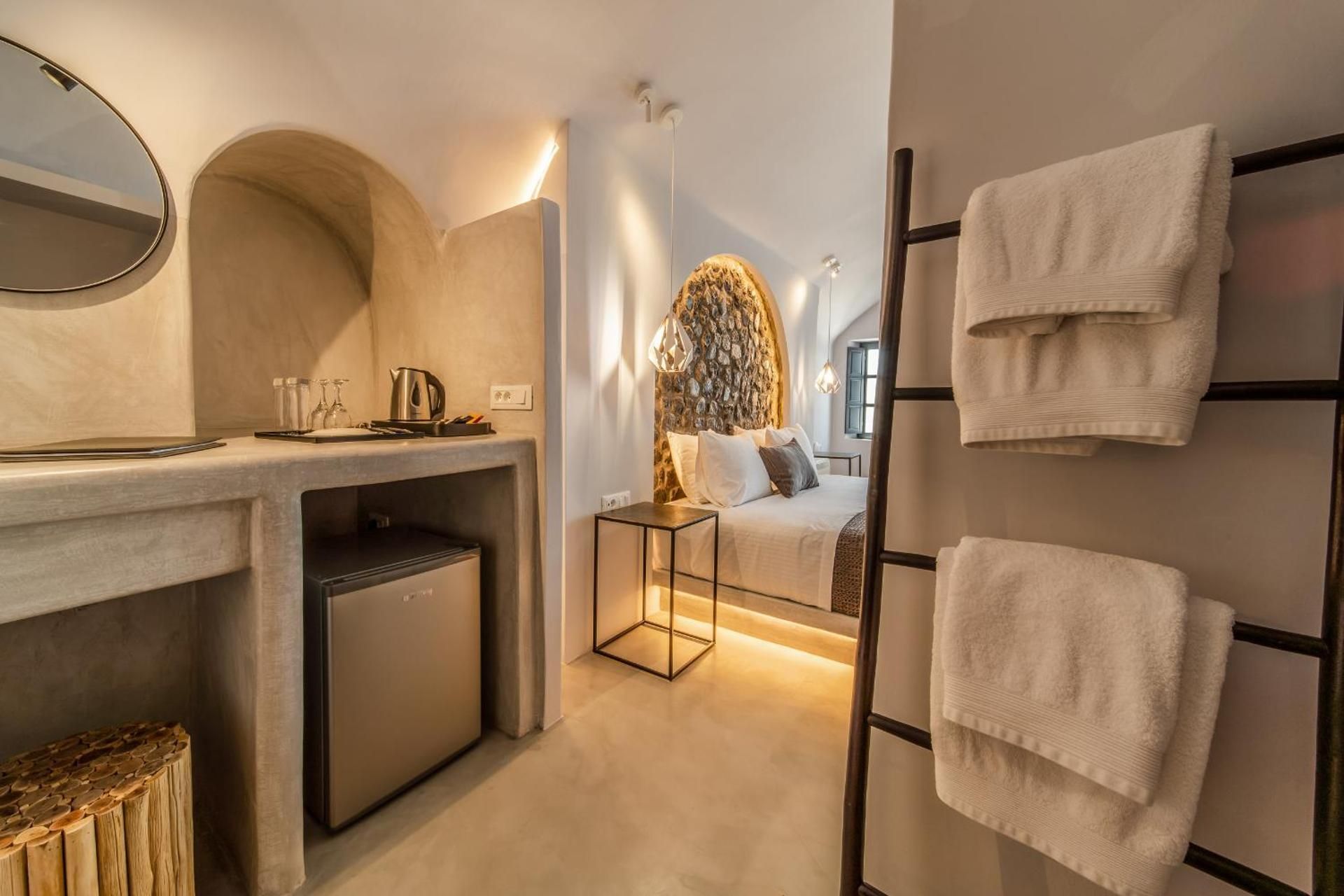 Nostos Apartments Standard Suite with Caldera View 3