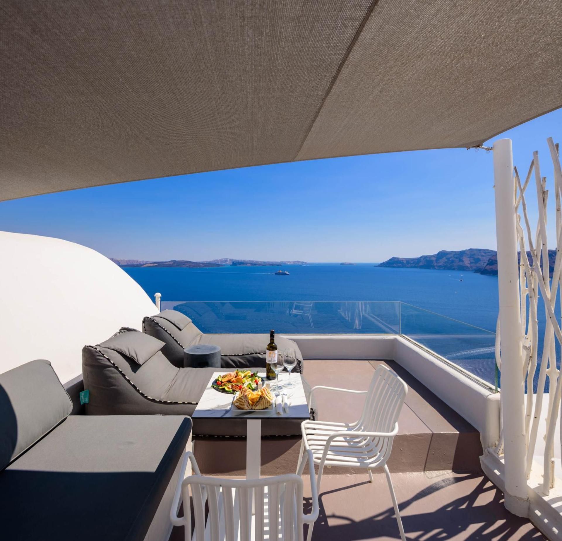 Signature Cave Suite with Volcano View